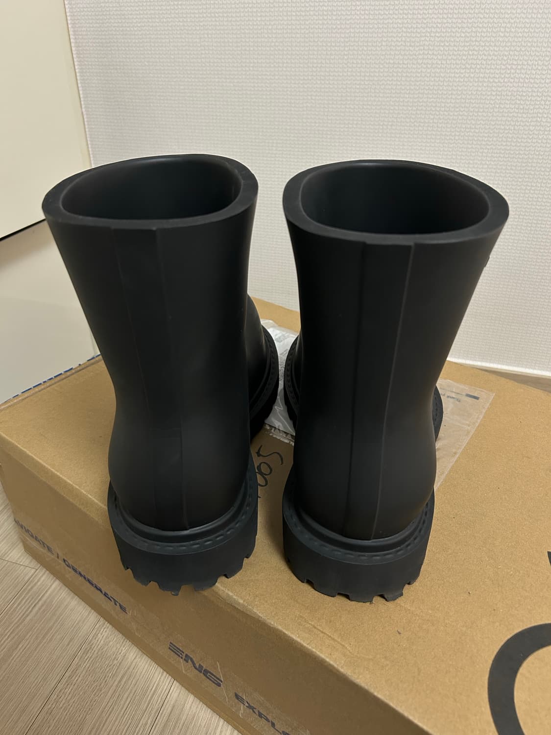 발렌시아가 스테로이드 부티 블랙 41 상품이미지4