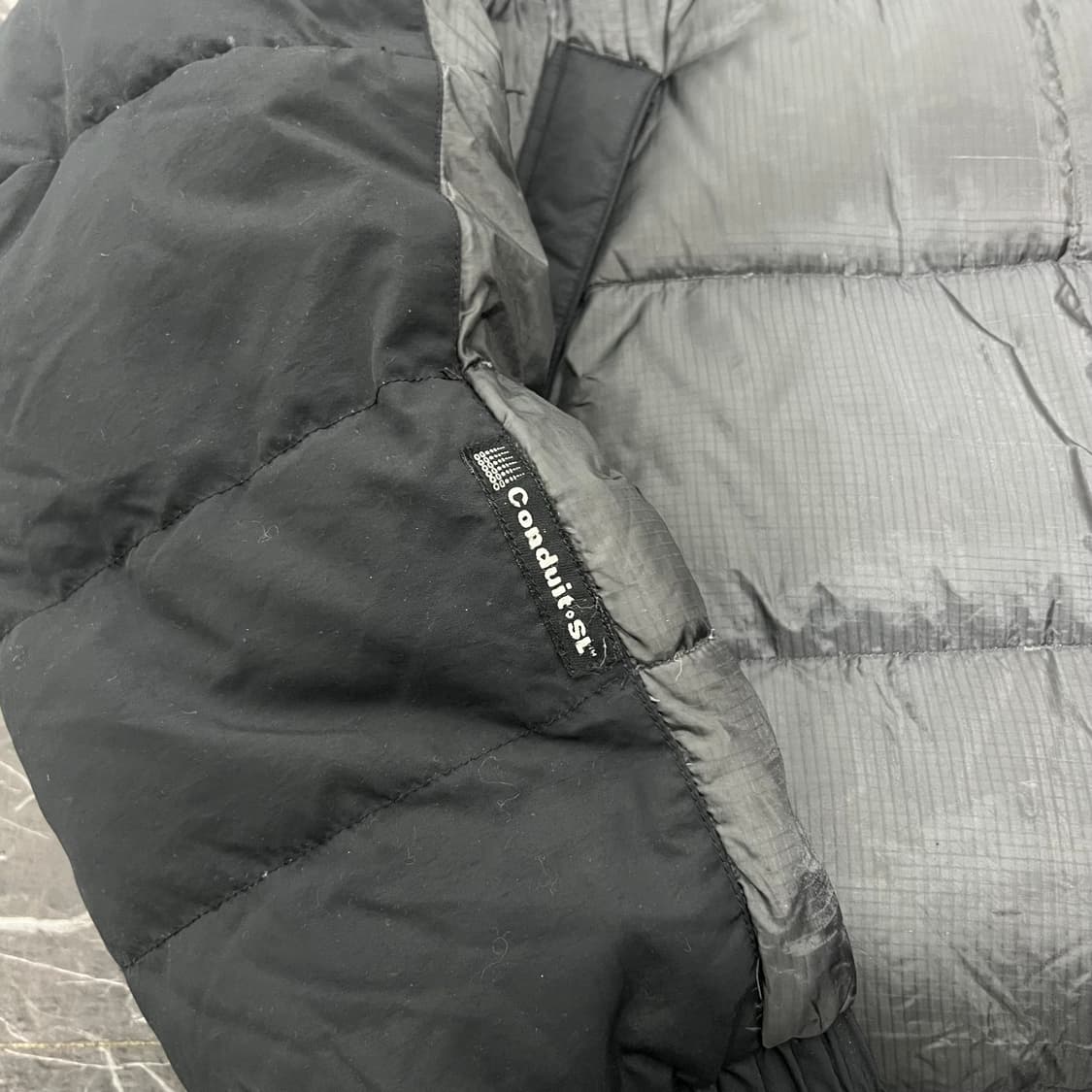 마운틴 하드웨어 OG 콘듀잇 SL 테크 패딩자켓 상품이미지4