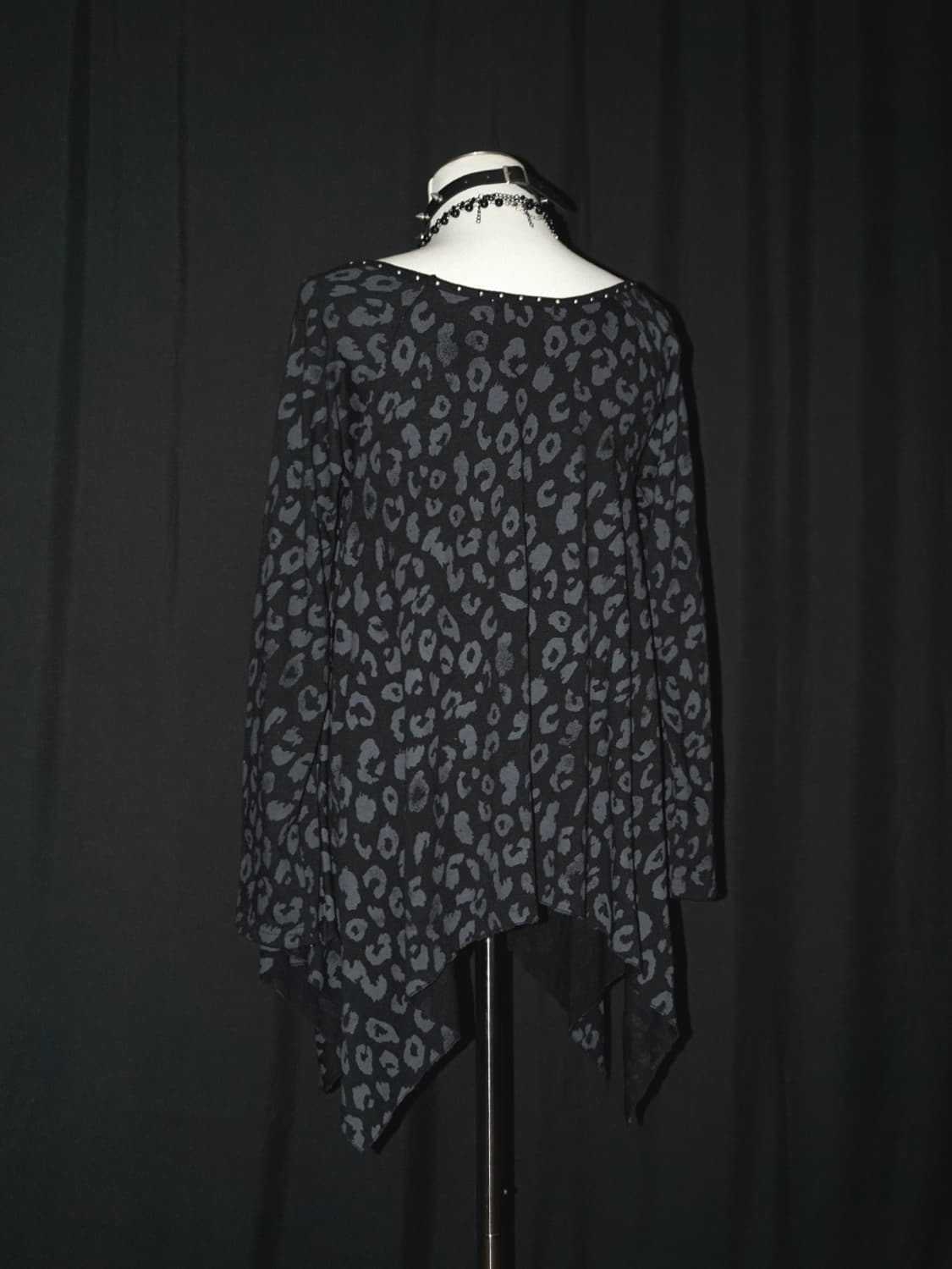 (chuxxx) neck rhinestone long sleeve  상품이미지7