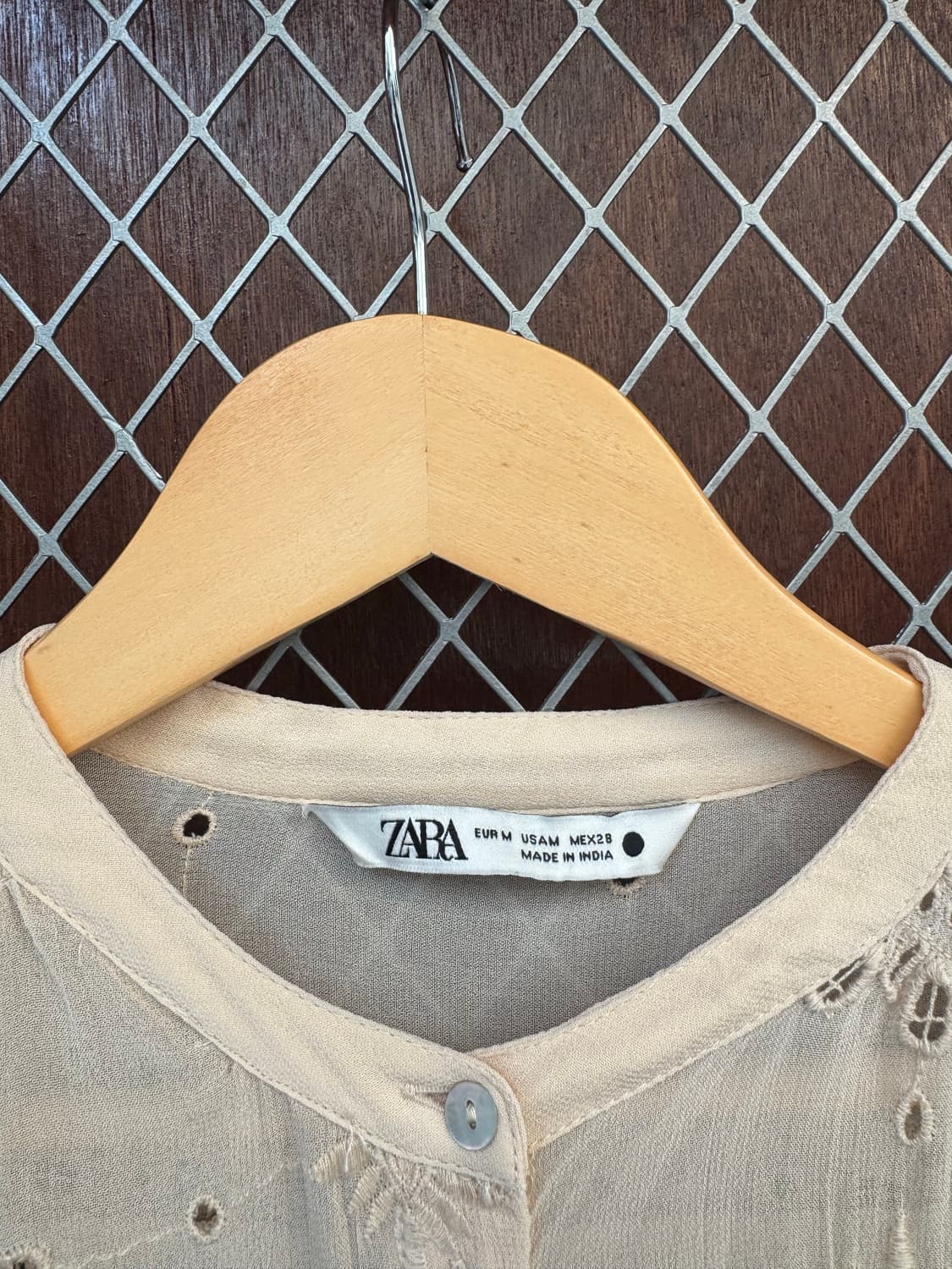 ZARA 자라 아일렛 펀칭 자수 아이보리 블라우스 M 상품이미지4