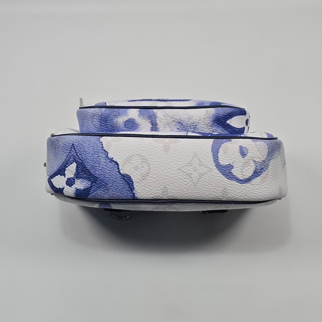 루이비통 모노그램 워터컬러 아웃도어 크로스백 상품이미지6