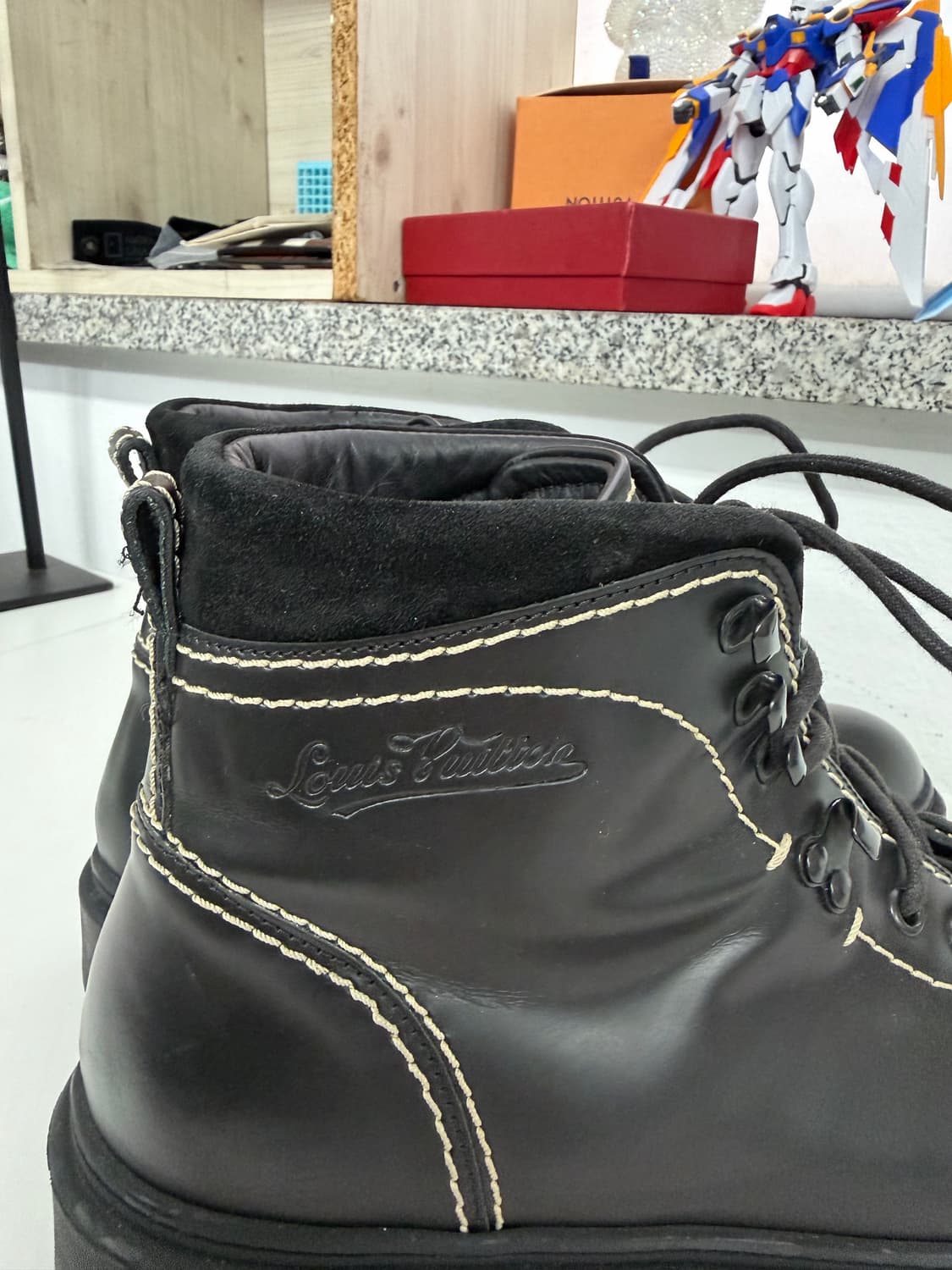 정품) 루이비통 남성 레이스업 몽키부츠 5 상품이미지5