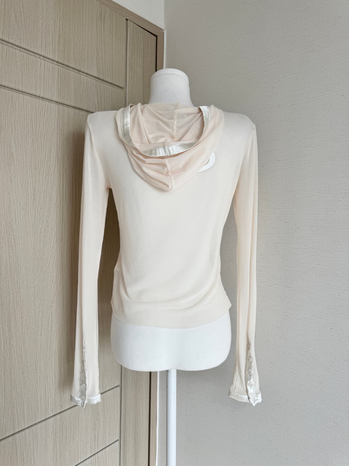 배드블러드) 브리즈 버튼 시스루 후드 가디건 상품이미지4