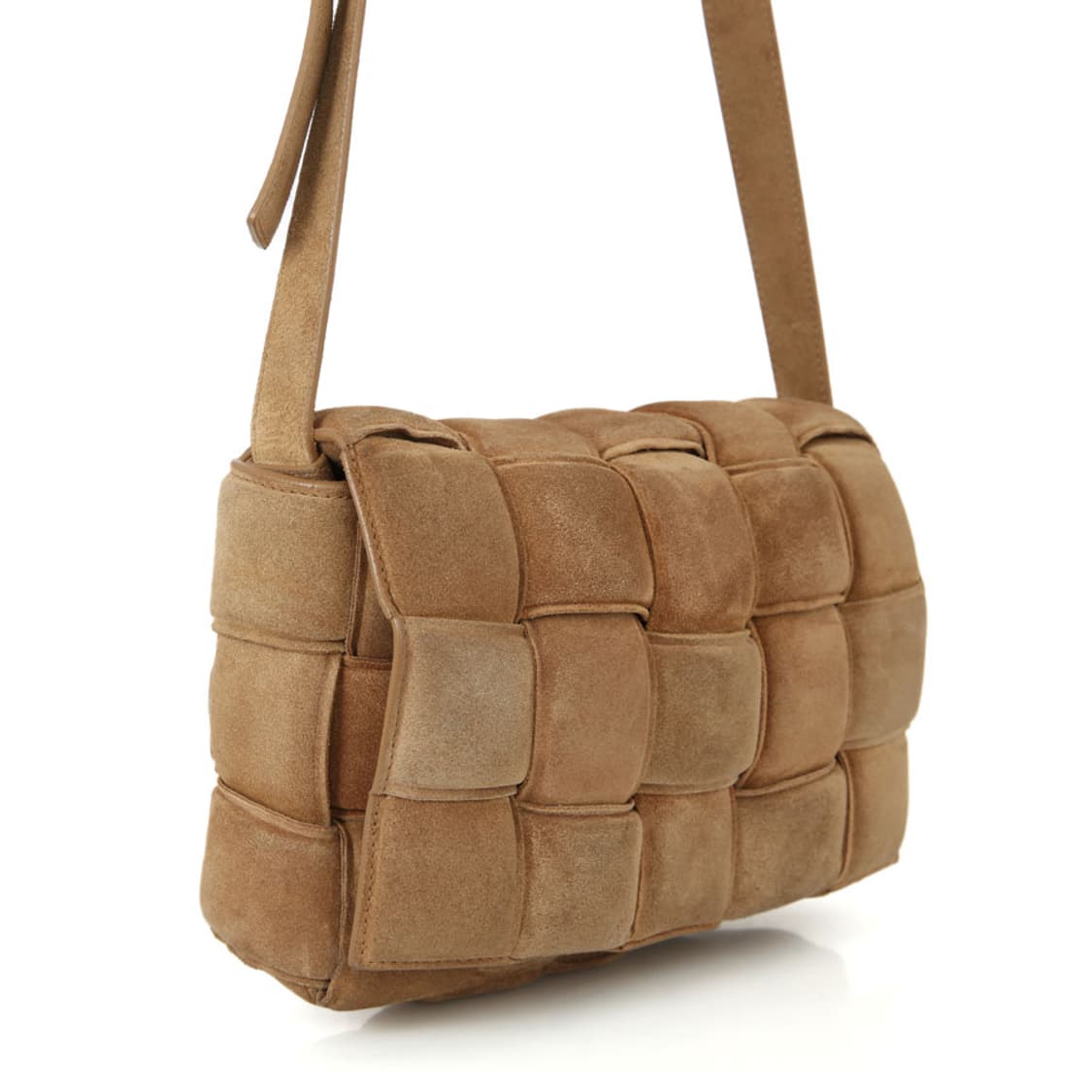 보테가베네타 패디드 패딩 카세트백 스웨이드 크로스 591970 상품이미지3