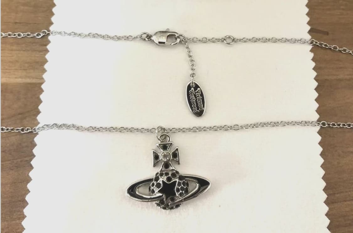 비비안웨스트우드 아카이브 블랙스타 바스릴리프 팬던트 목걸이 상품이미지3