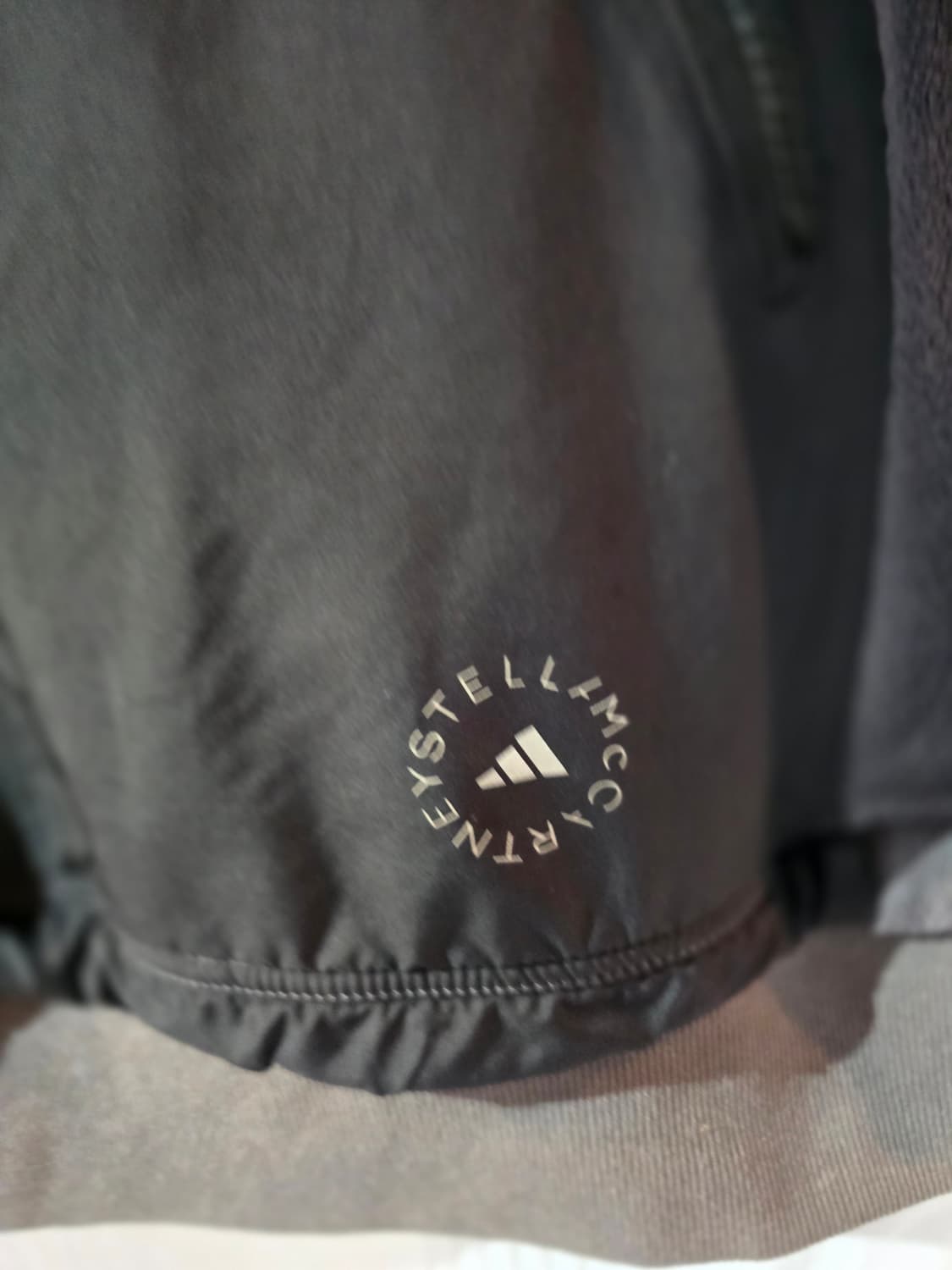 아디다스 풀오버 하프집업 오버핏 상품이미지3