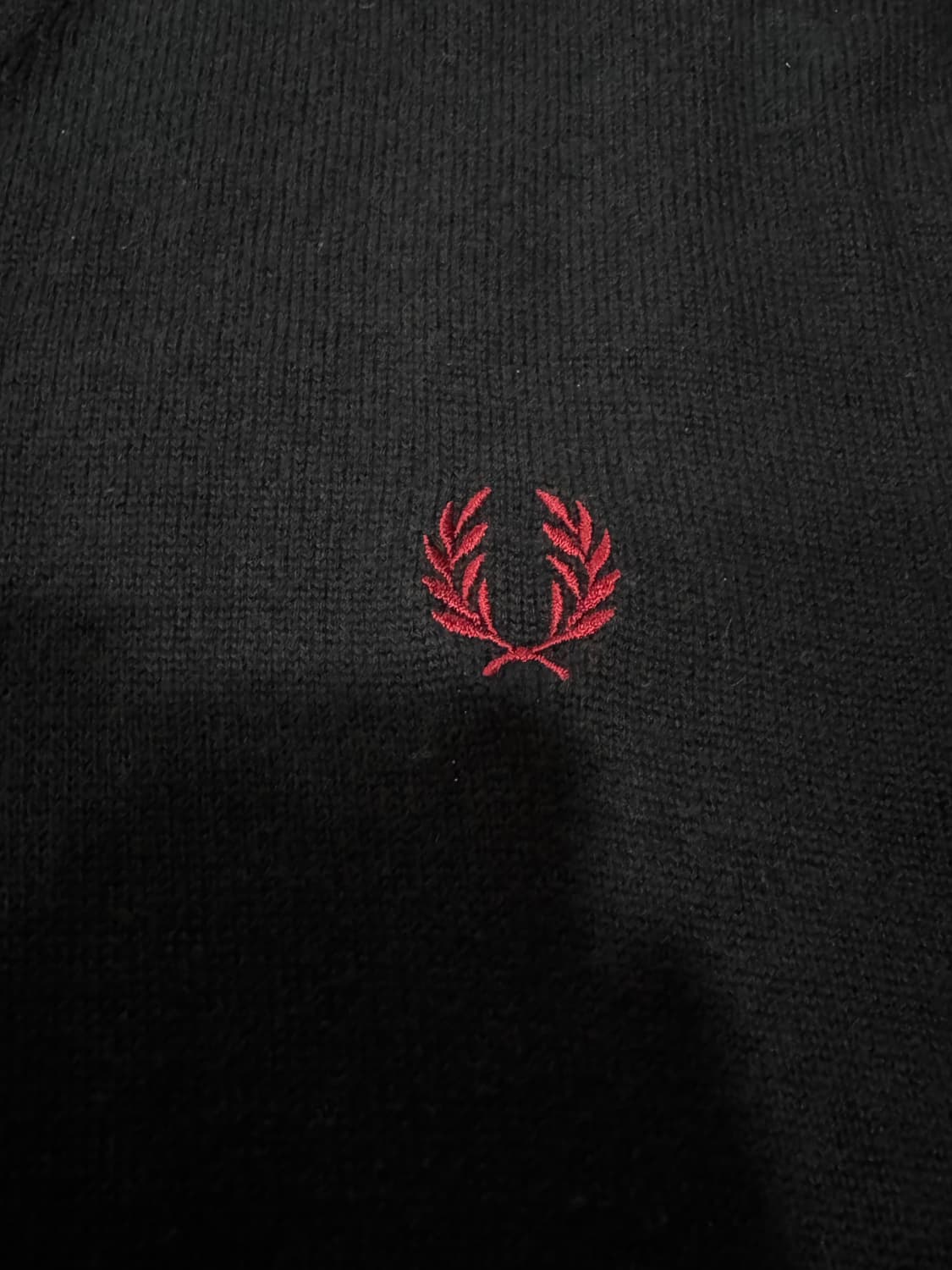 [M] 프레드페리 자수로고 브이넥 니트  상품이미지3