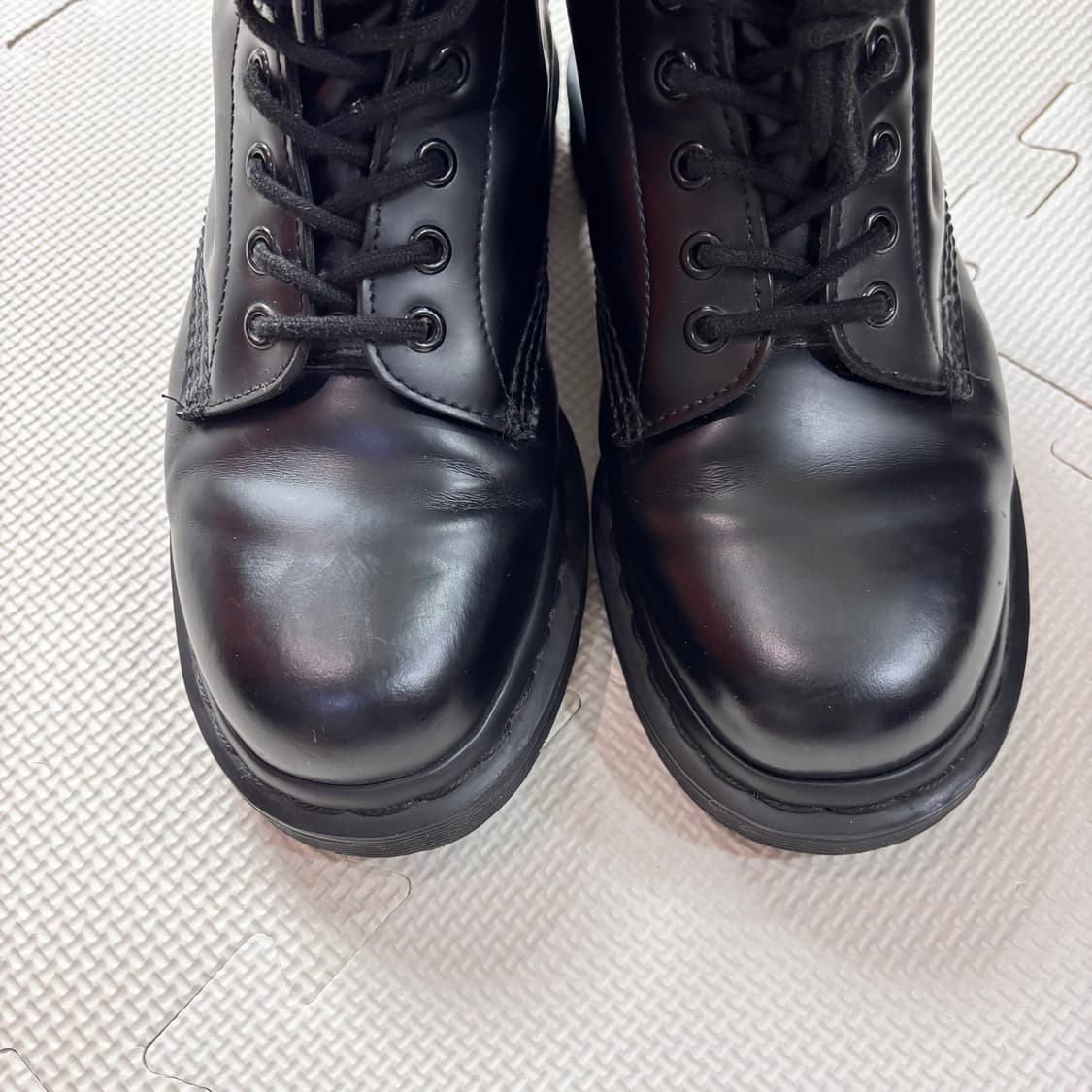 닥터마틴 1460 모노 8홀 블랙 워커 부츠 상품이미지8