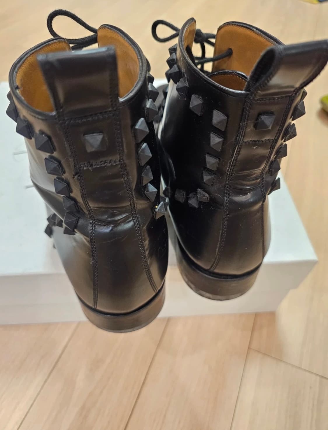 발렌티노 락스터드 앵클 부츠 블랙 42 상품이미지8