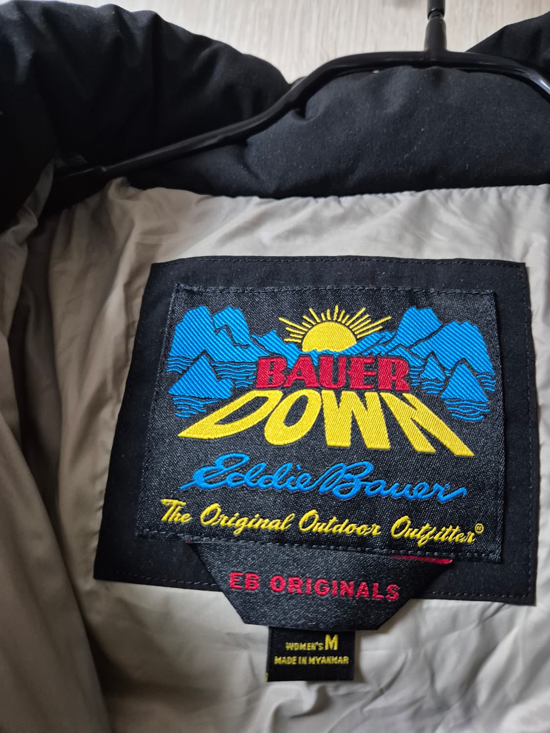 에디바우어  카라코람 폭스퍼 구스 패딩 블랙 m 여성 상품이미지5