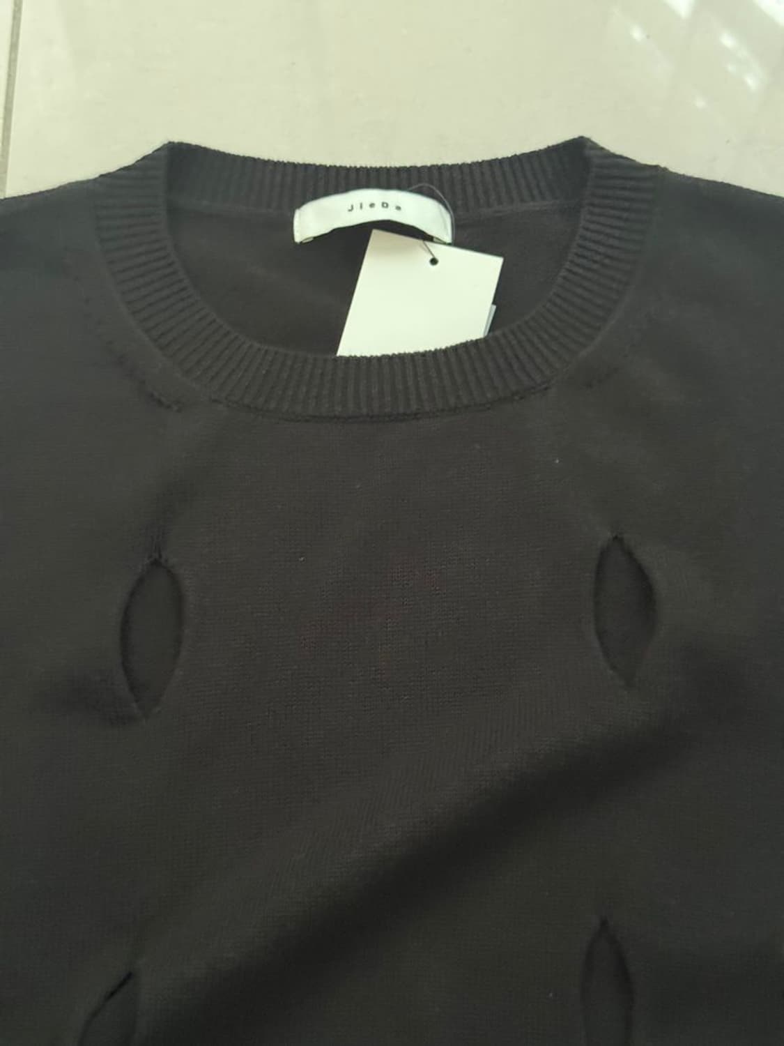 HOLE CREW KNIT 홀 크루 니트 상품이미지5