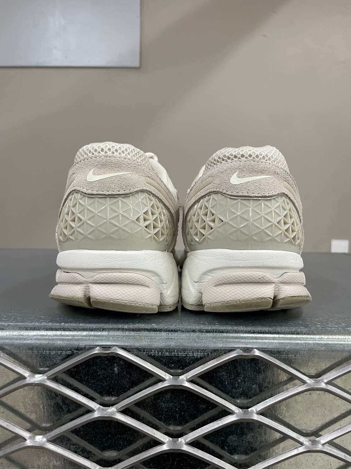 나이키 줌 보메로 5 화이트 팬텀 280 (gr-4296) 상품이미지3