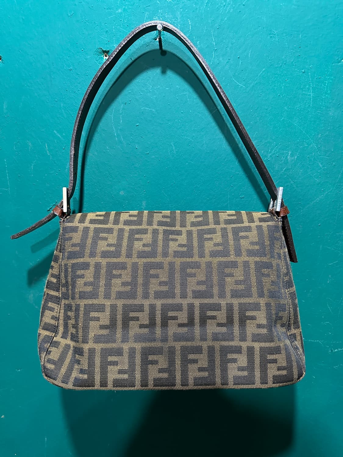 펜디 주카 바게트백 상품이미지6