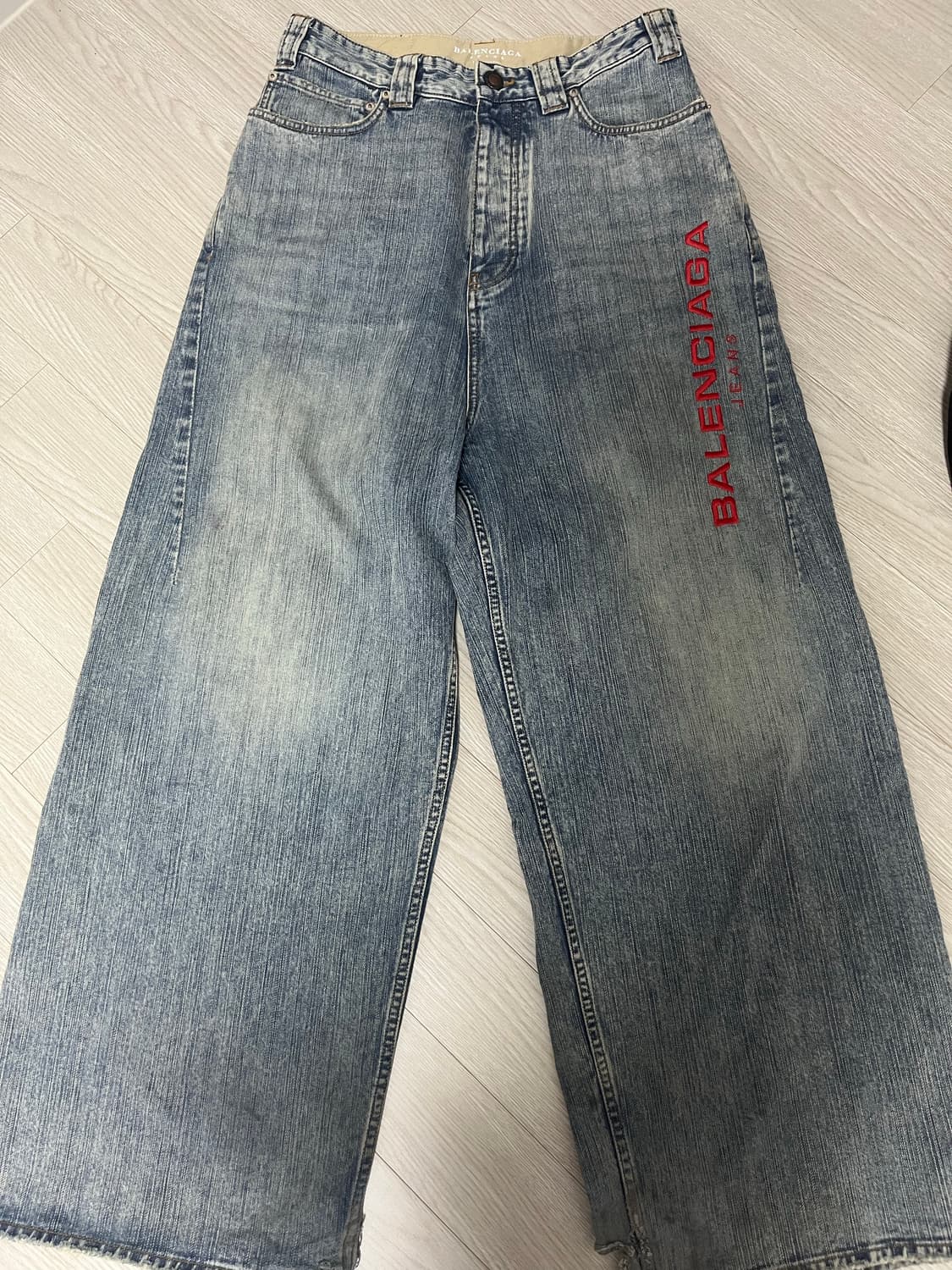 발렌시아가 배기 팬츠 스테인드 상품이미지1