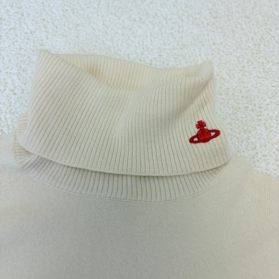 비비안웨스트우드 레드라벨 하이넥 니트 아이보리 상품이미지2