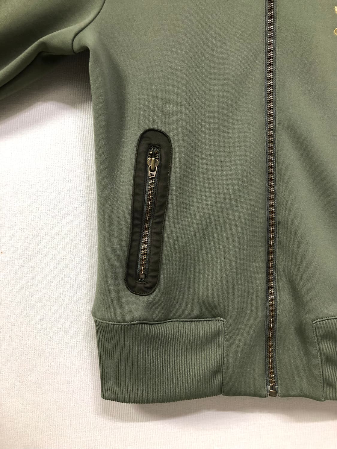 아디다스 여성 딱붙핏 황금 구 파이어버드 밀리터리 트랙탑 져지 _ 카키 상품이미지4