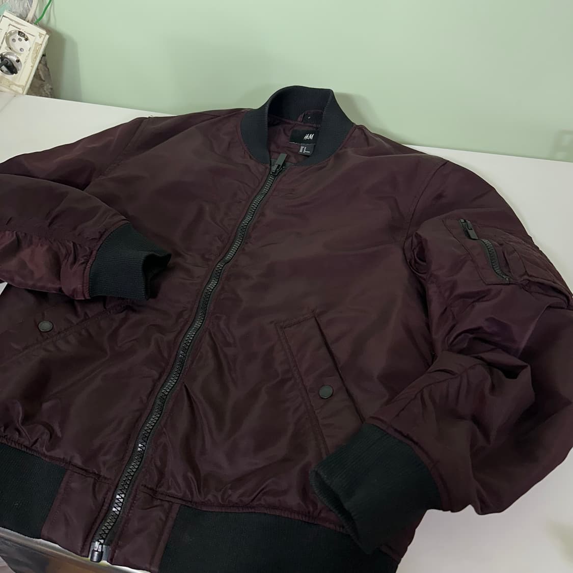 M 100 흐앤므 H&M 딥레드 MA1 항공자켓 상품이미지1