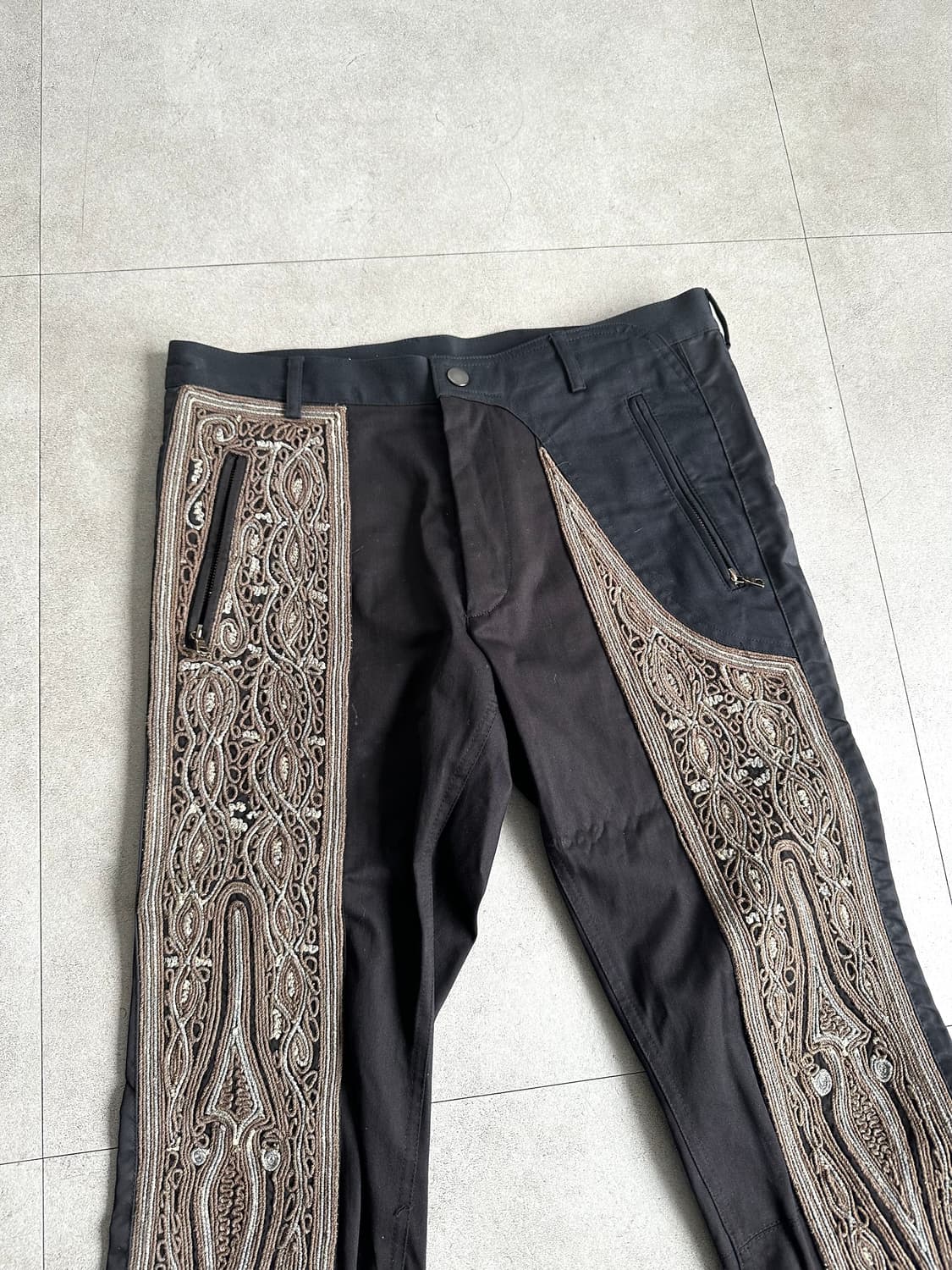 드리스 반 노튼 백지퍼 자수 플레어 팬츠 상품이미지5