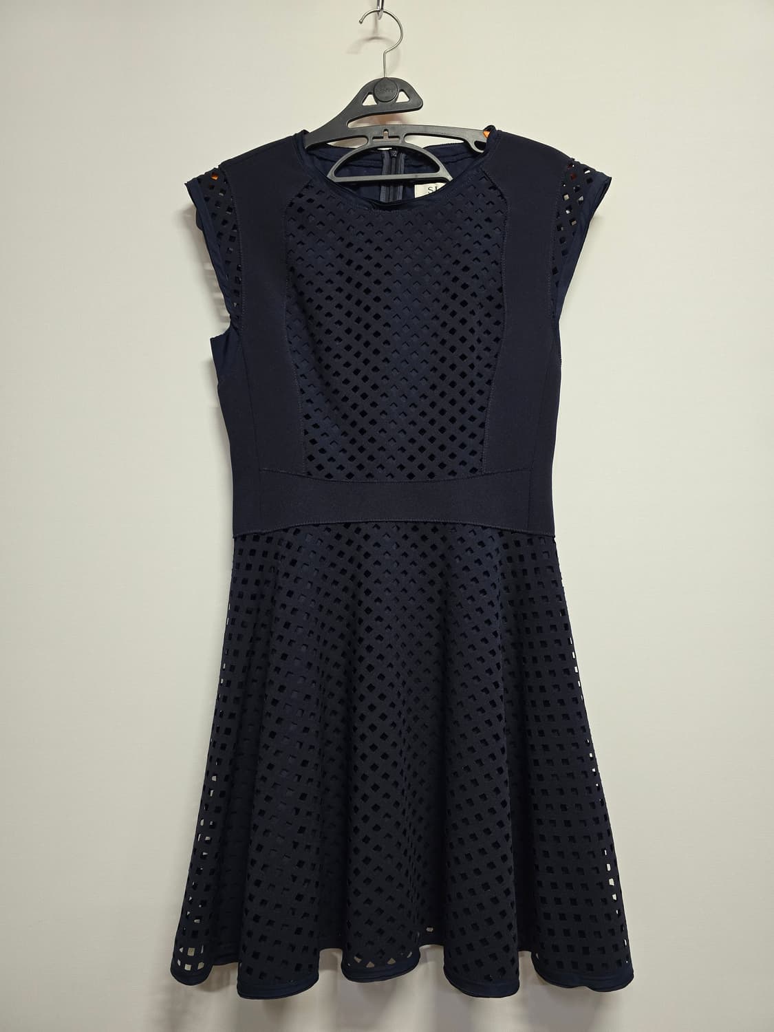 SJSJ 네이비 펀칭 A라인 원피스 상품이미지1