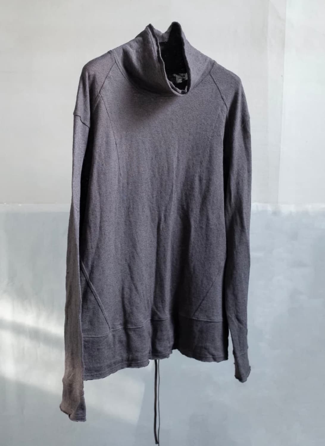 블랙멀 드롭넥 탑 상품이미지1