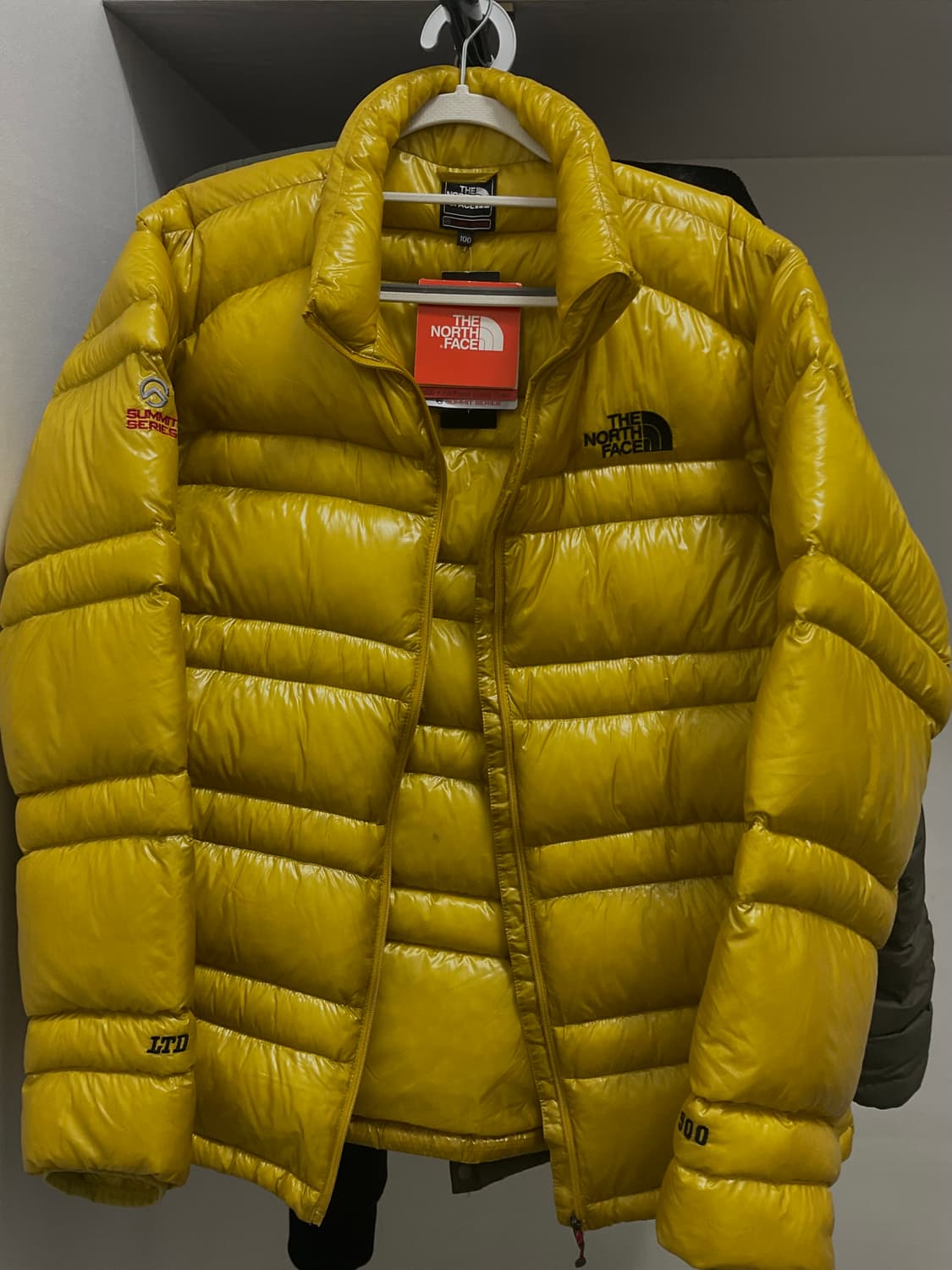 노스페이스 경량패딩 900 한정판 상품이미지1