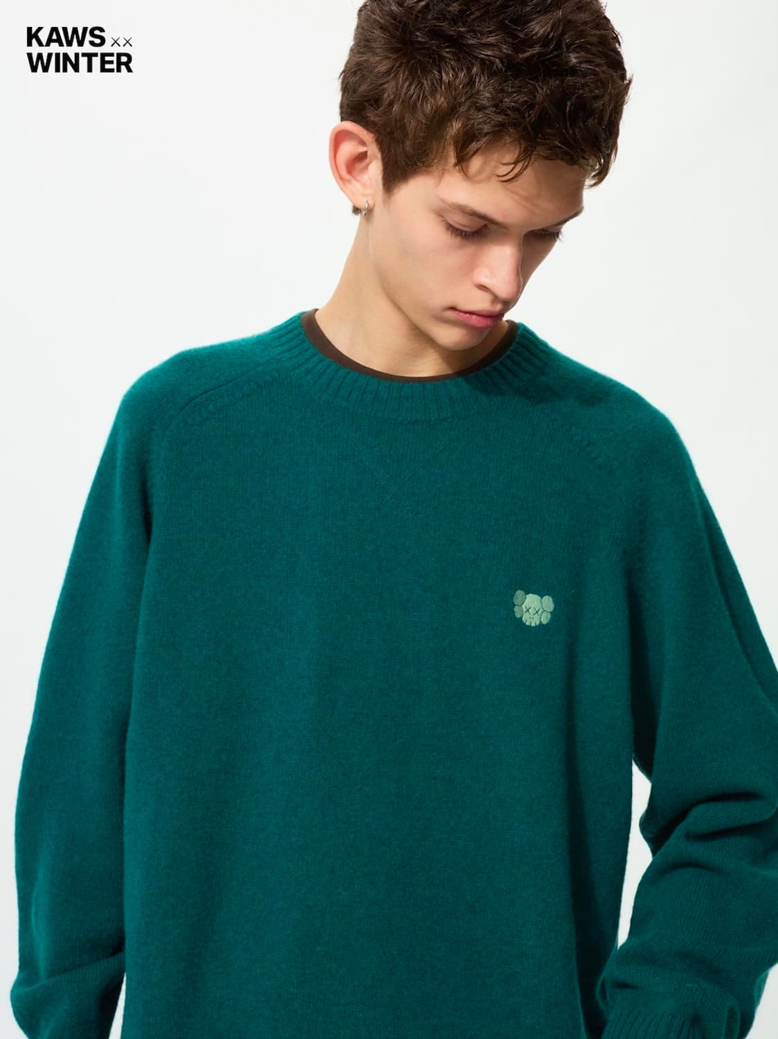 [새상품] 유니클로 KAWS 램스울 크루넥 스웨터 상품이미지1