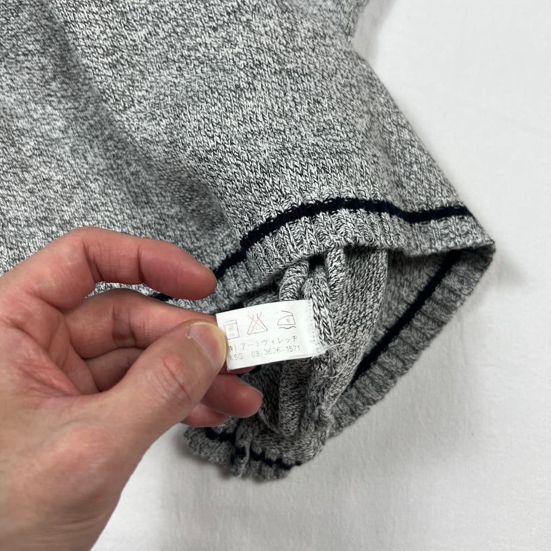 90’s bitch 스케이트보드 b 로고 브이넥 반팔 니트 상품이미지9