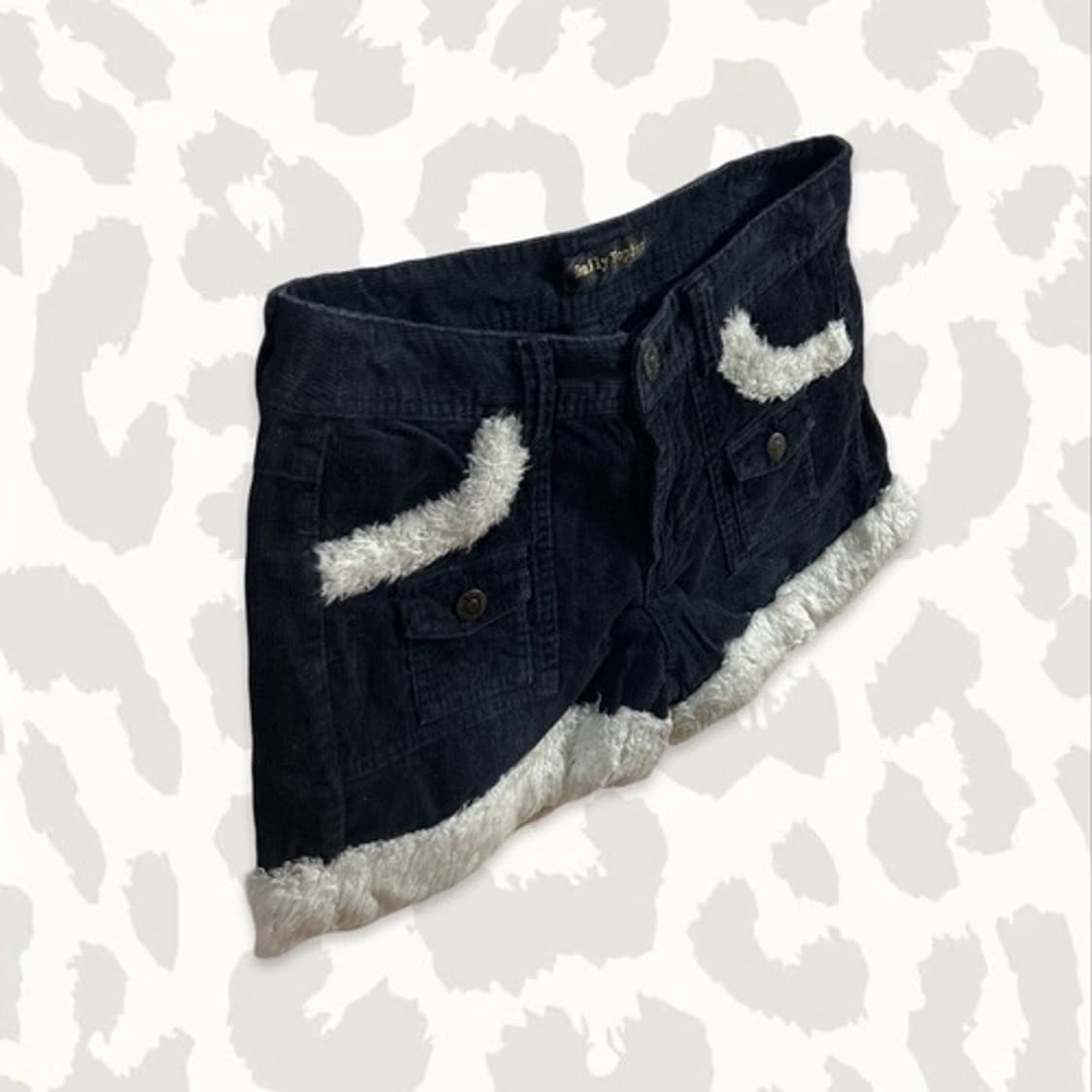 Daily topics gal white fur golden shorts 상품이미지3