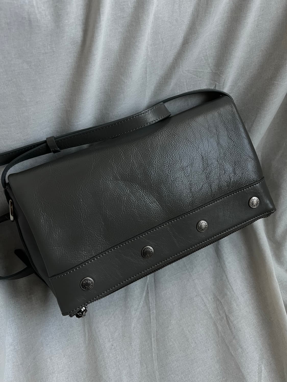 분크 퍼펙 버튼 업 플랩 크로스 스몰 - 카키 상품이미지1