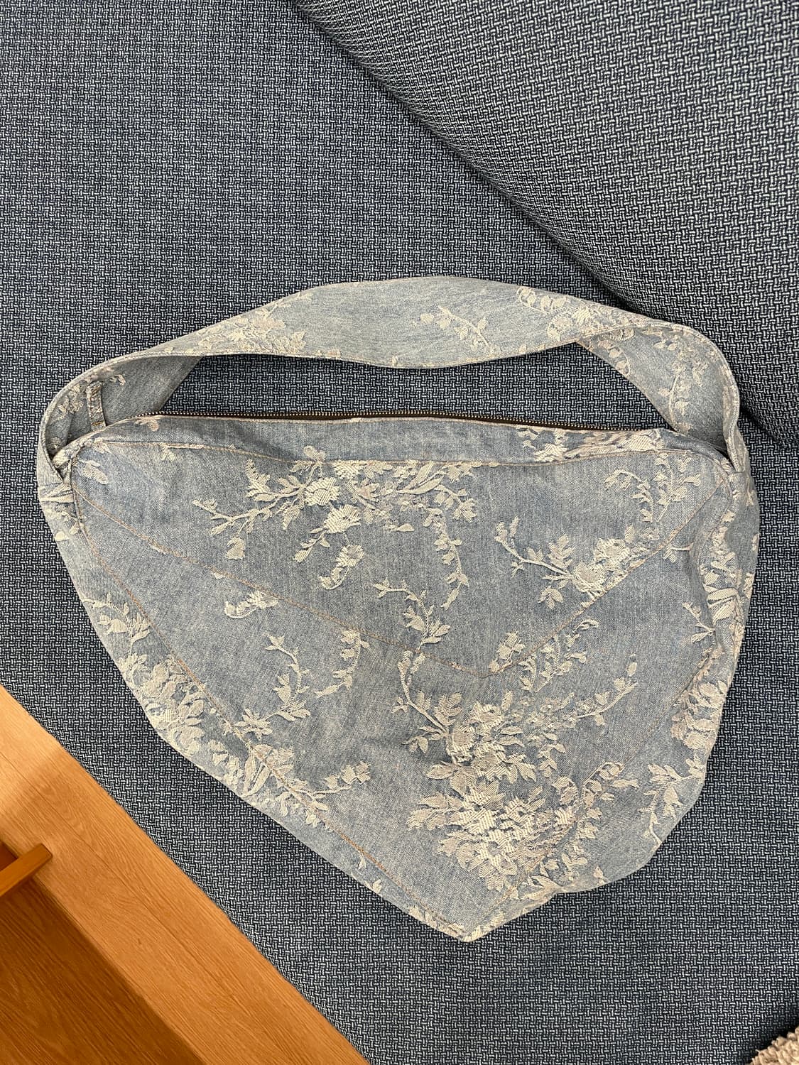 앙개 Flower Jacquard Denim Triangle Bag 상품이미지2