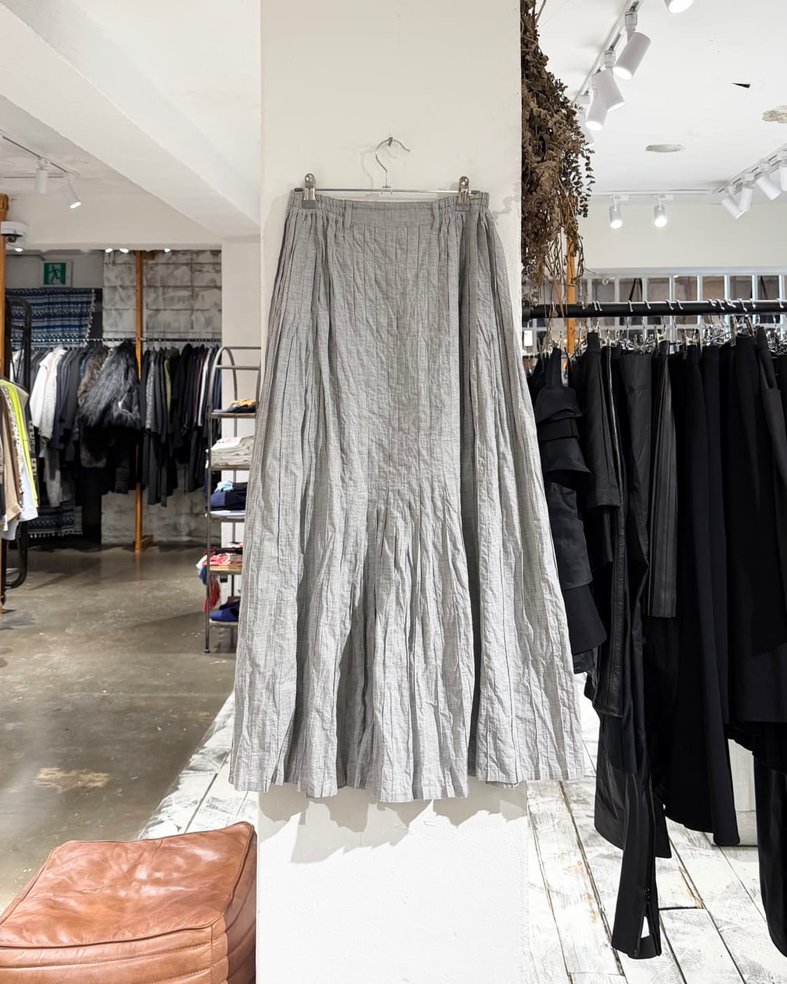 하이 스포르팅 기어 그레이 플리츠 롱 스커트 상품이미지1