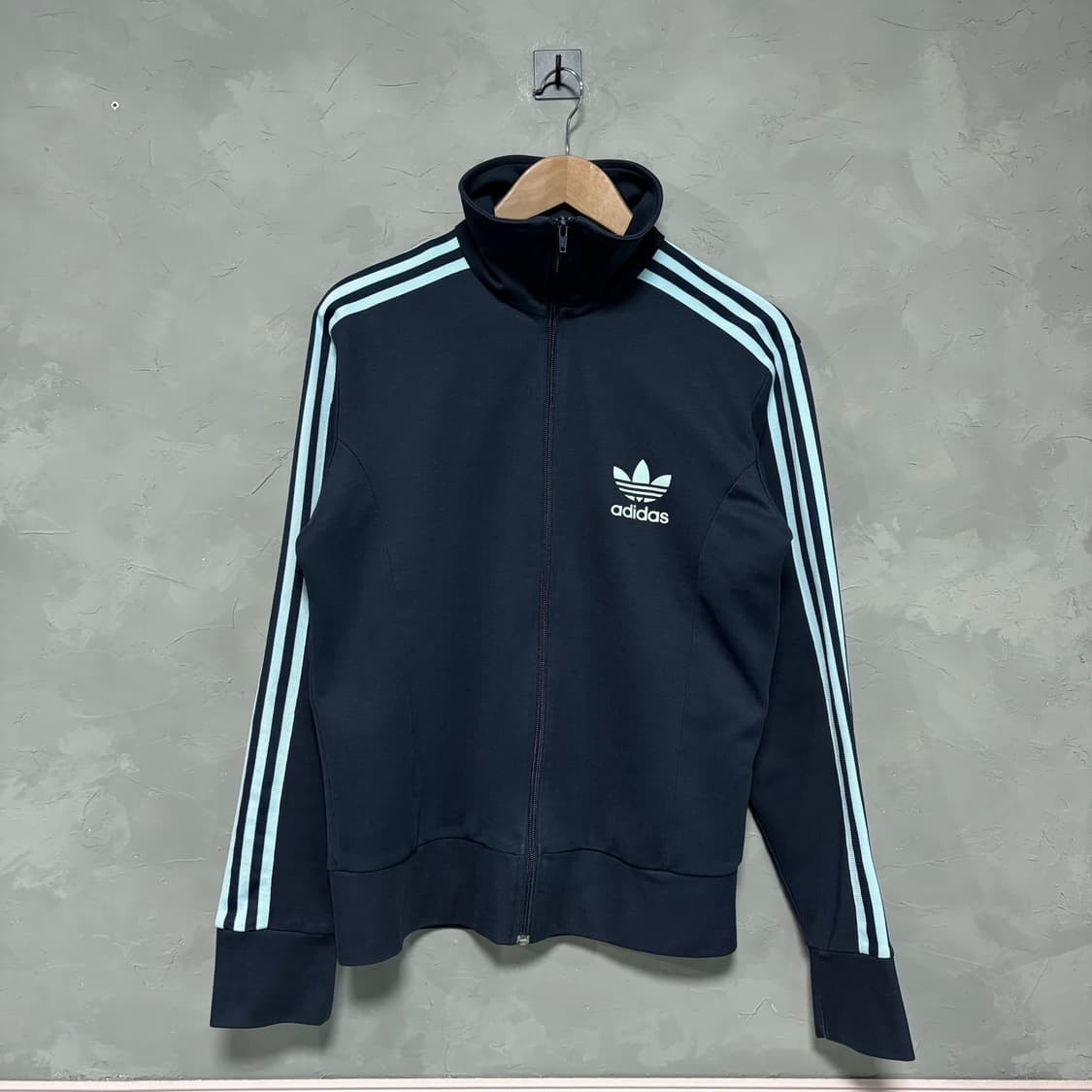 아디다스 빅로고 유로파 져지 트랙탑 네이비 하늘 상품이미지1