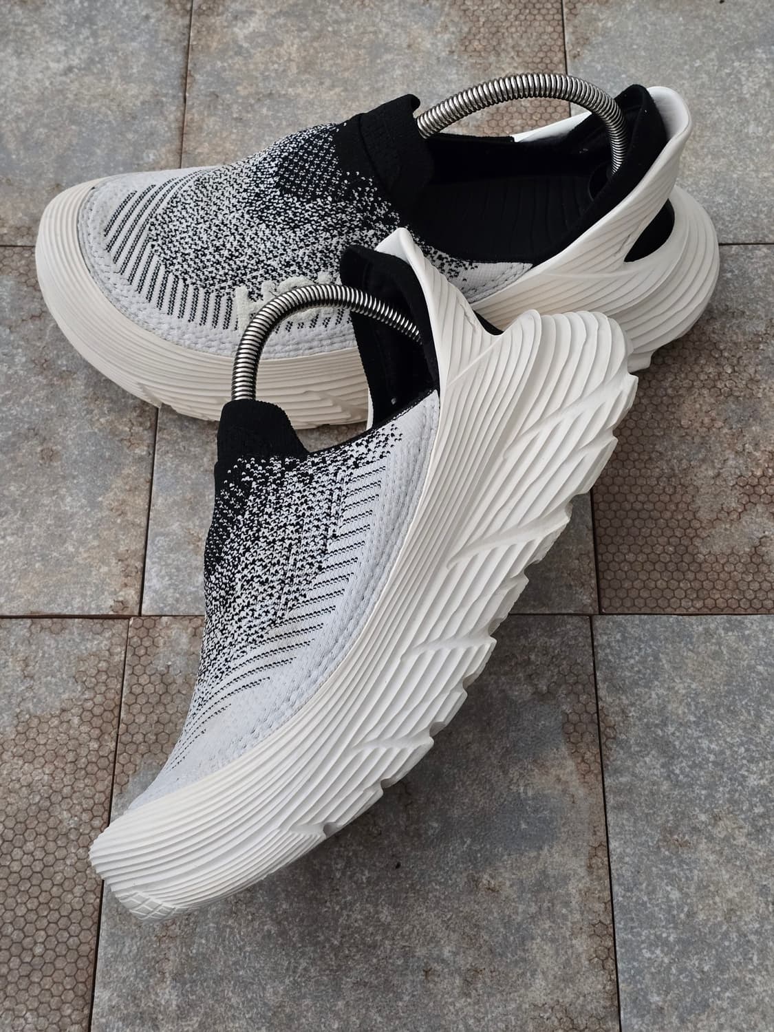 (280)호카 리스토어 tc 블랙 앨러배스터  상품이미지5