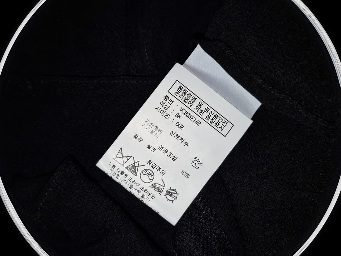 Vince. Silk Gothic sleeveless top 상품이미지3