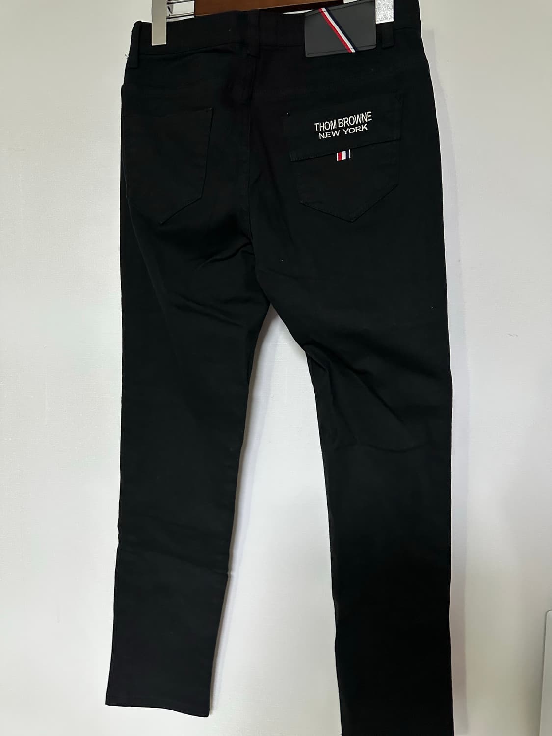 톰브라운 블랙진 상품이미지3