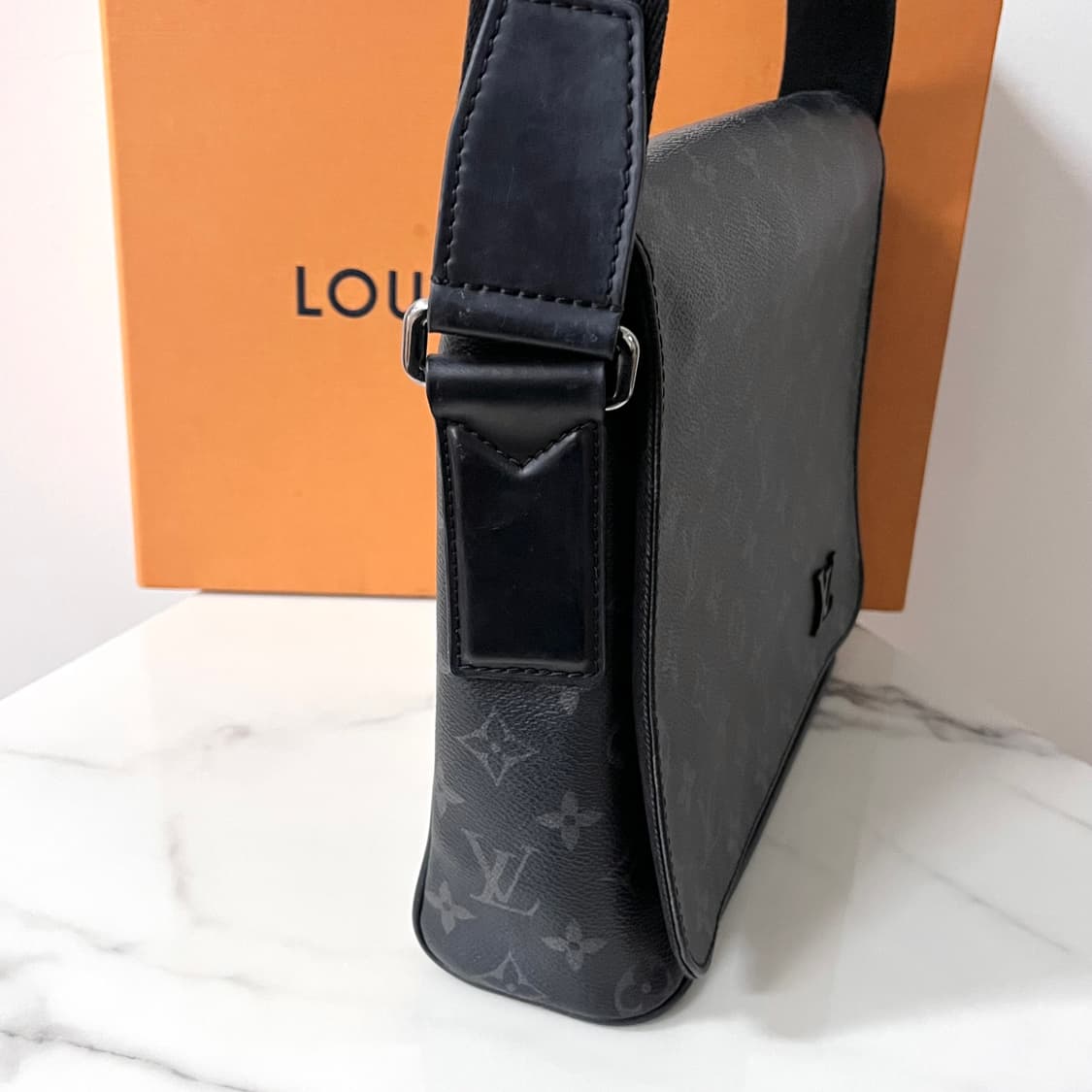 [A급/정품] 루이비통 디스트릭트 pm 메신저 크로스백 가방 상품이미지8
