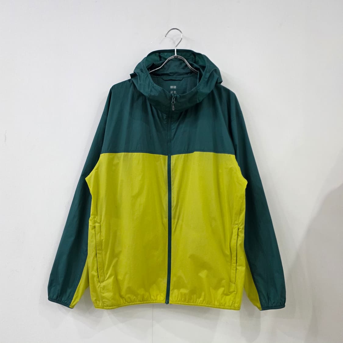 JPN 유니클로 바람막이 후드점퍼 상품이미지1