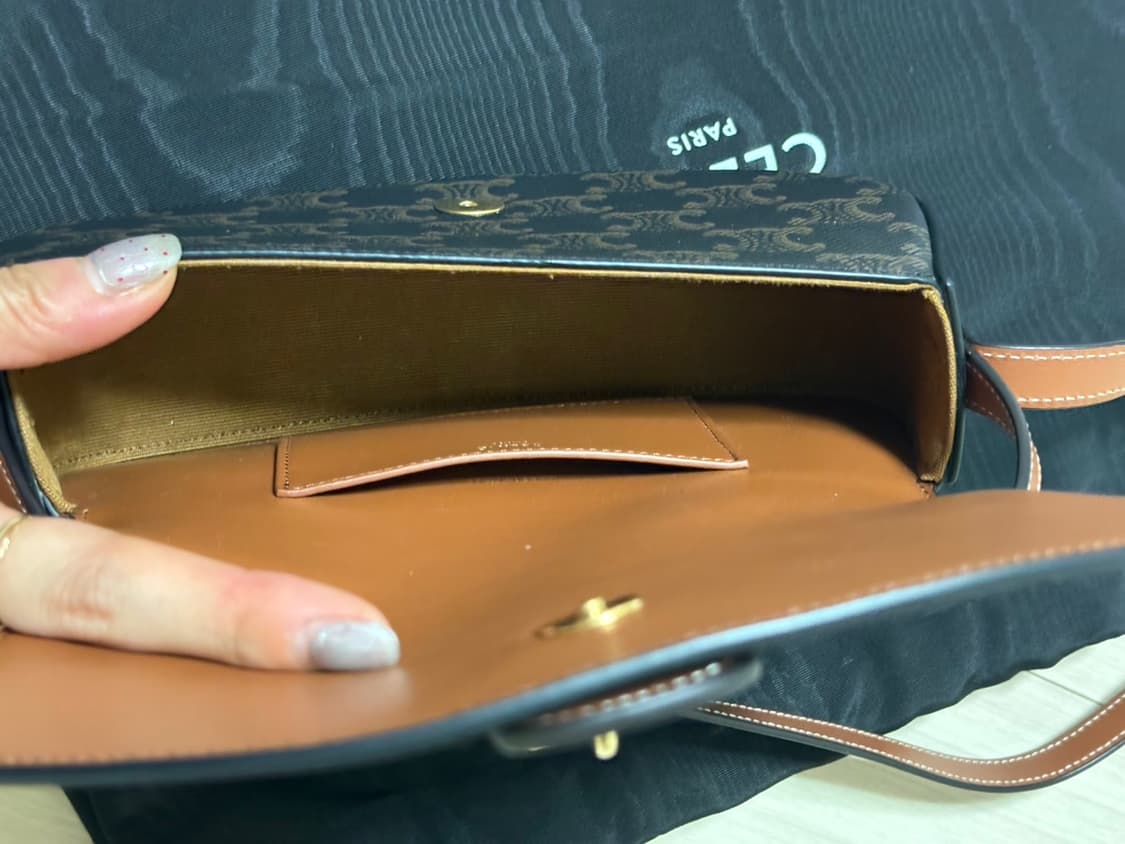 셀린느 타부백 판매합니다! 상품이미지9