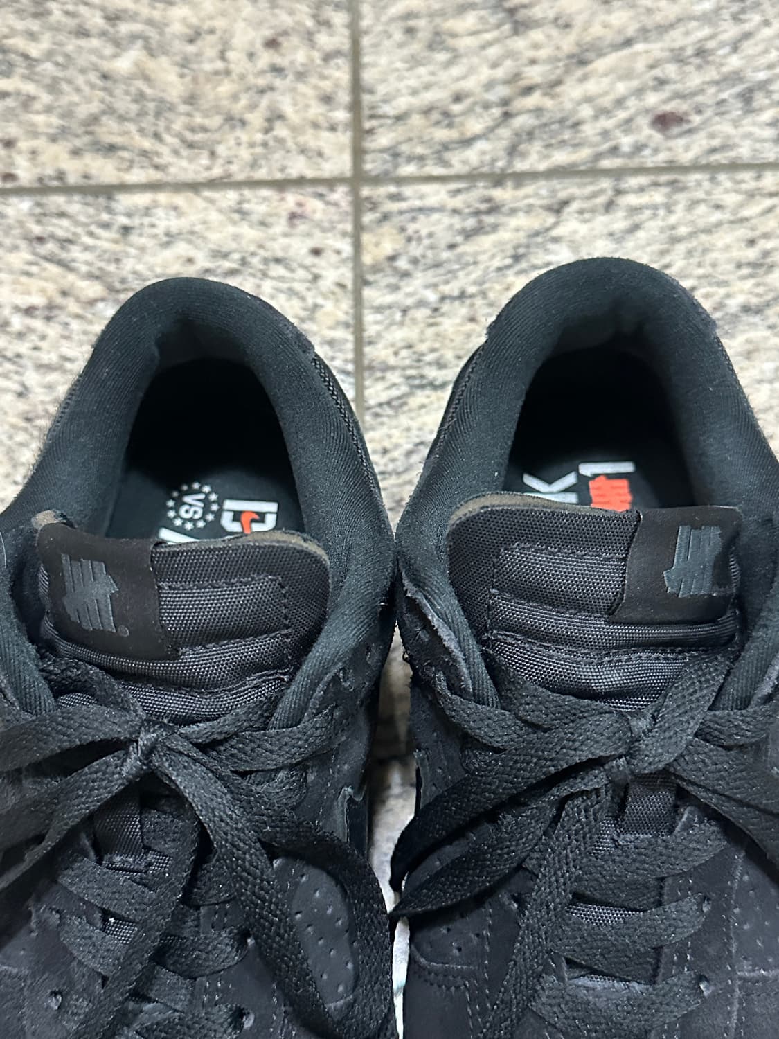 나이키 언디핏 덩크 로우 올블랙 상품이미지5