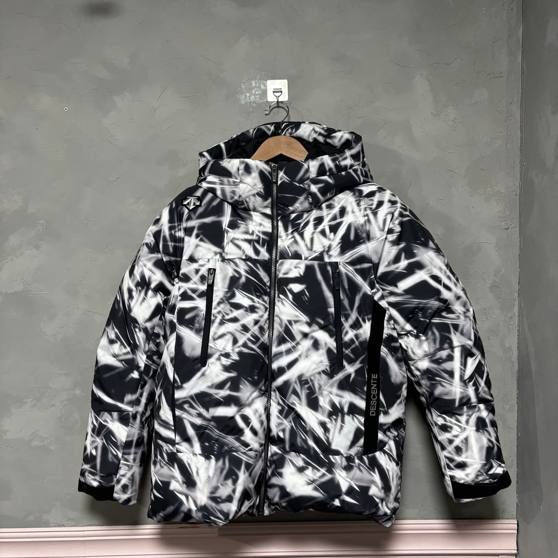 데상트 스키와펜 해비 덕다운 패딩  상품이미지1