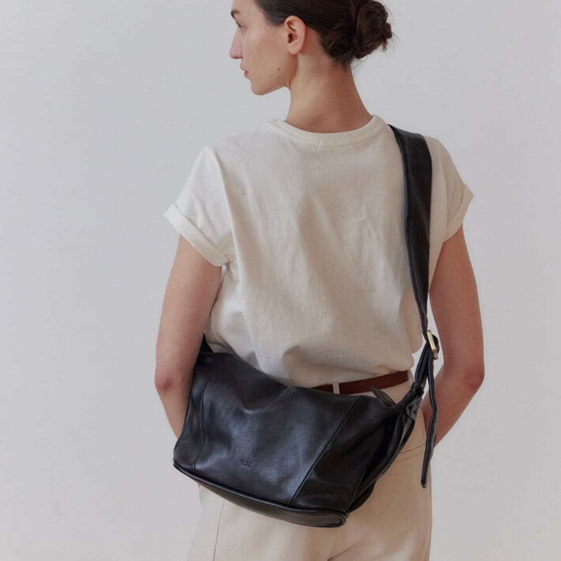 Yurt 유르트 boot 부트 크로스백 블랙 상품이미지1