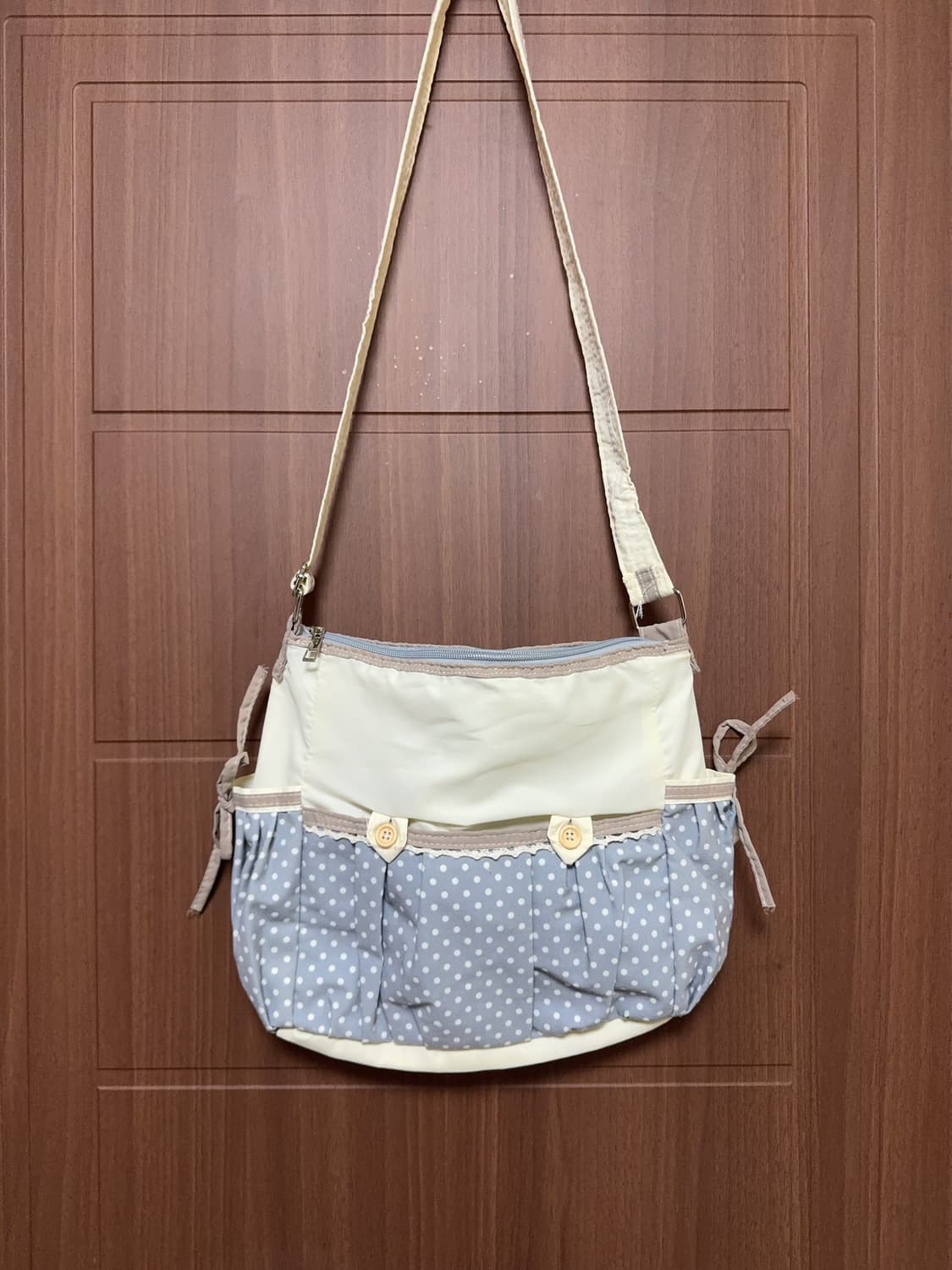 빈티지 모리걸 아이보리 도트 그레이 단추 포인트 크로스백 모리 가방 상품이미지1