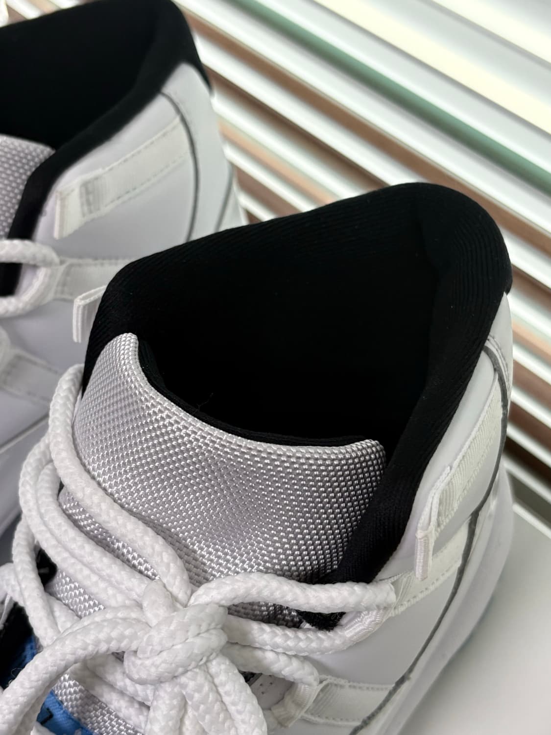 나이키 에어 조던11 레트로 레전드 블루 260 상품이미지10