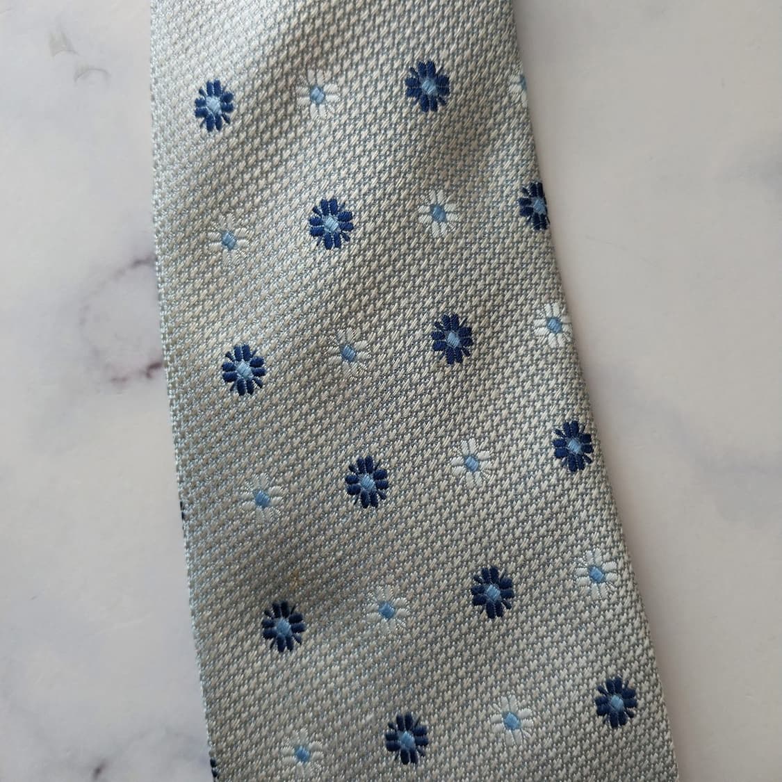 입생로랑 실크  플라워 자카드 넥타이 9.7cm A등급 k1971
 상품이미지9