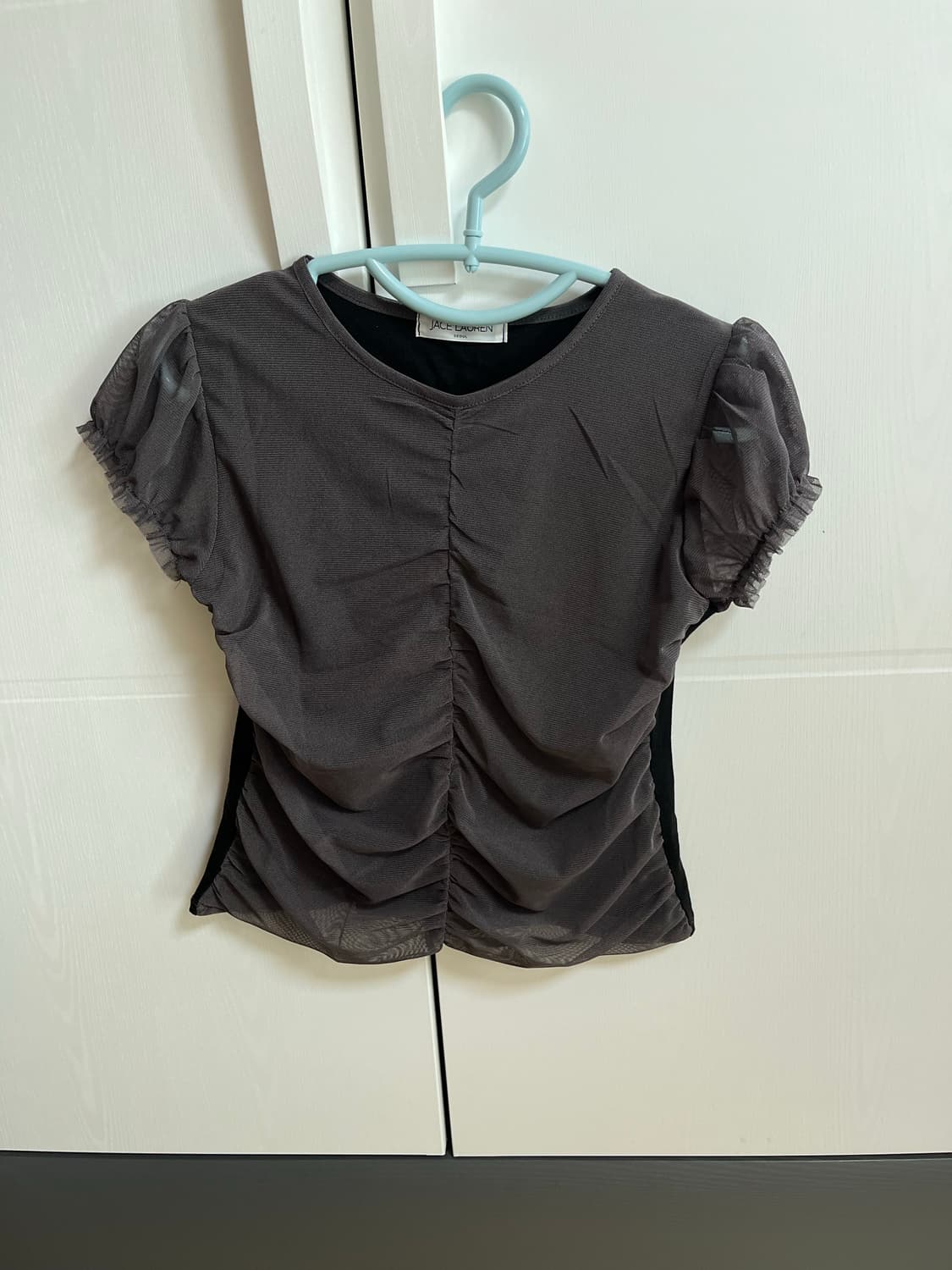 매쉬 레이어드 퍼프소매 탑 상품이미지1