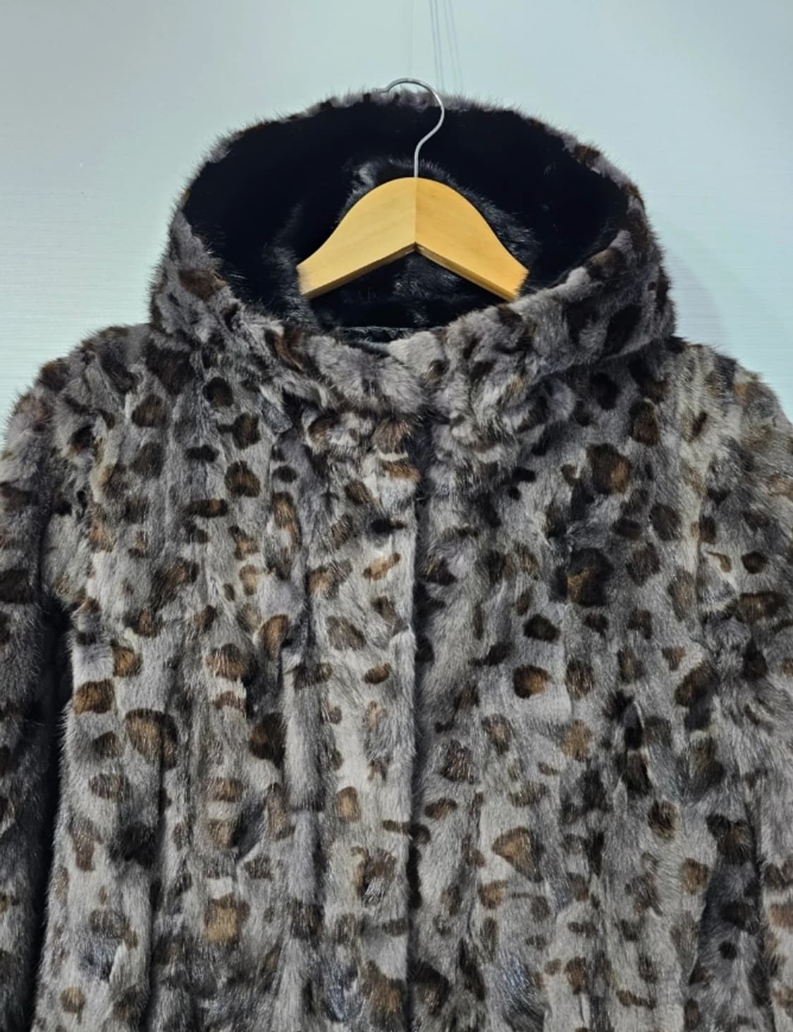 진도 끌레베 레오파드 후드 밍크 코트 ~66 상품이미지4
