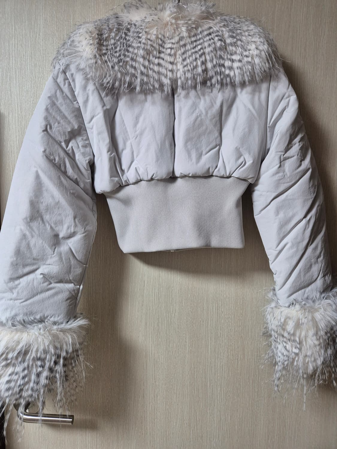 (새제품) 오도어 퍼 크롭 패딩 (25년) ODOR Trich colla 상품이미지3