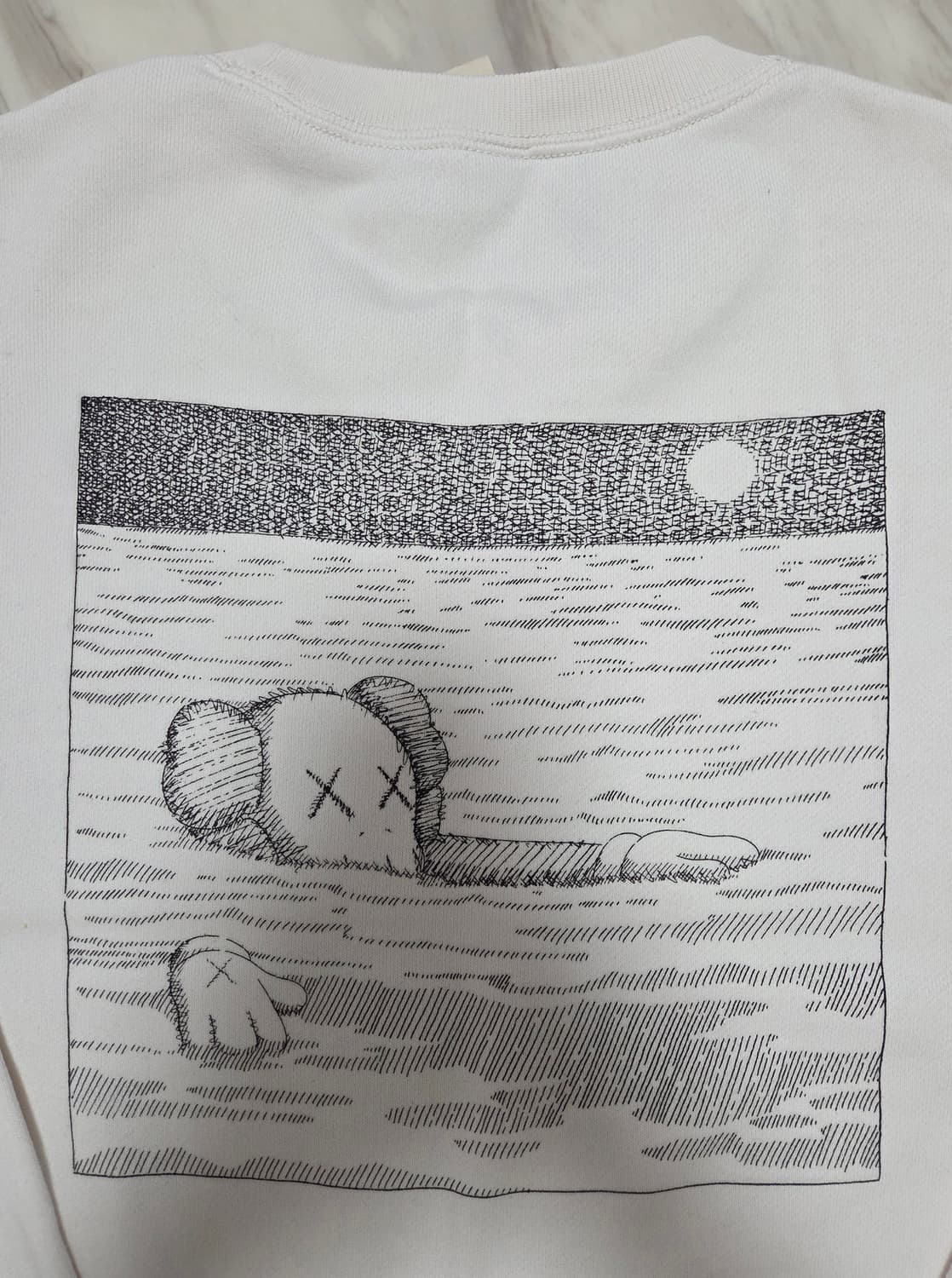 유니클로 X 카우스 크루넥 맨투맨 상품이미지3