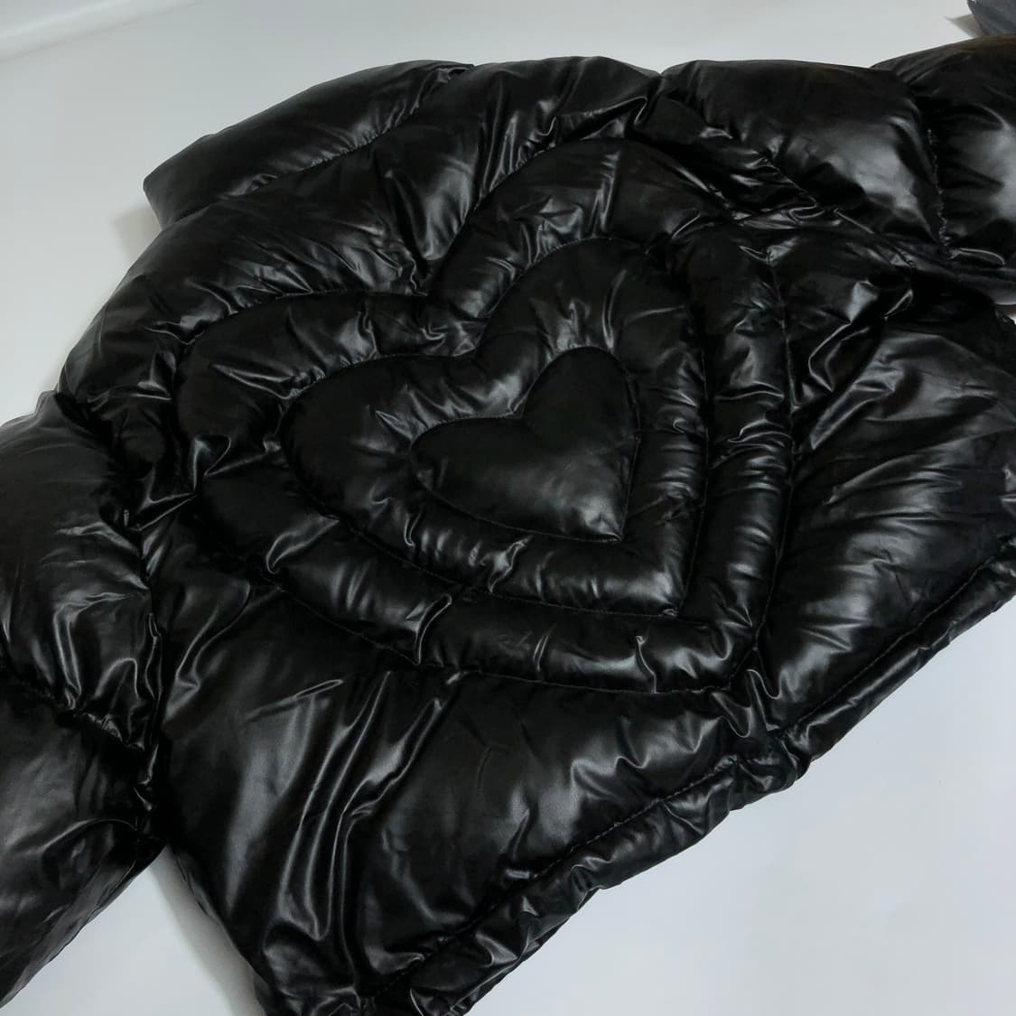 아워룸 빅하트 크롭 패딩  상품이미지5