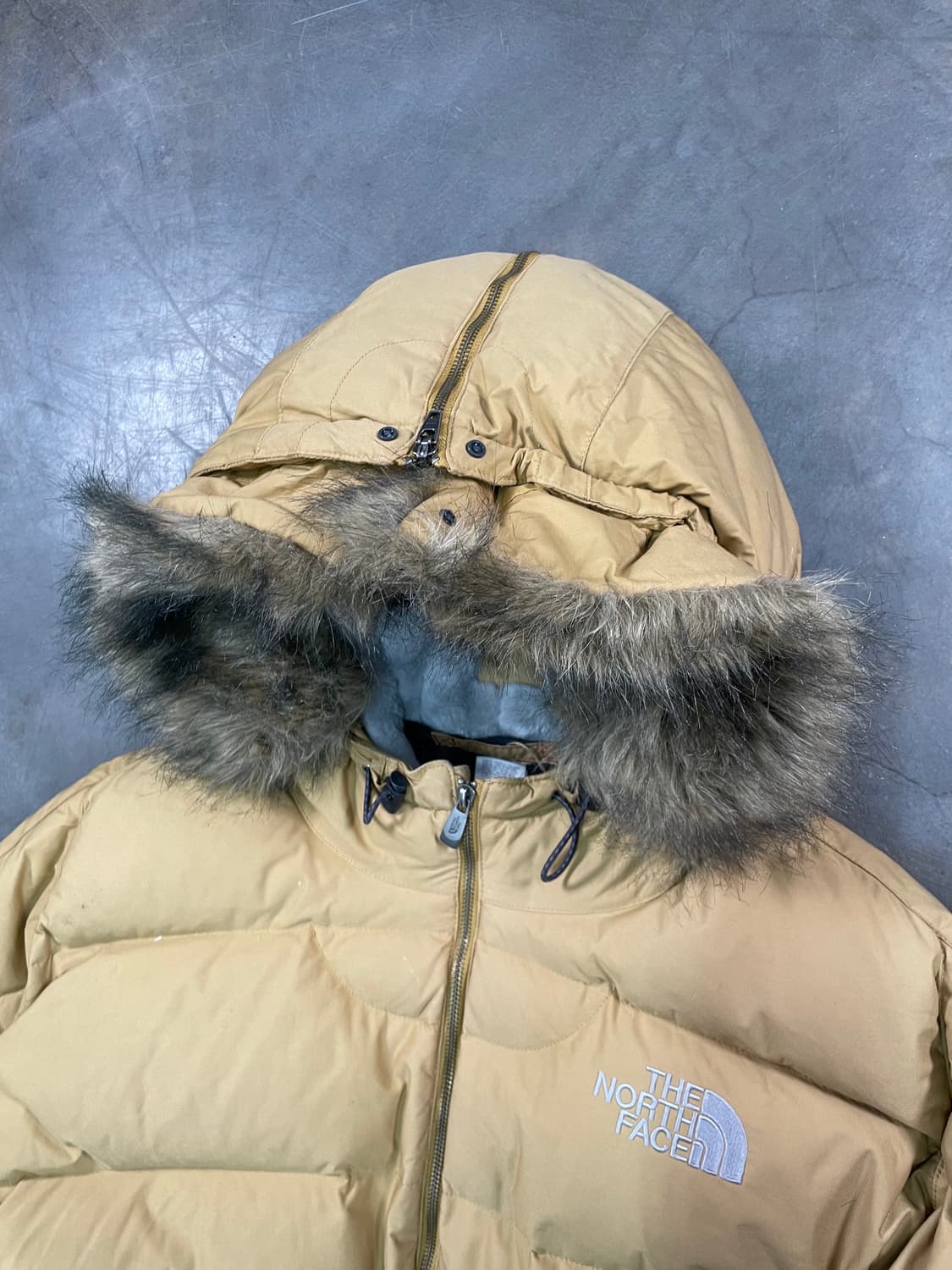 노스페이스 550 고담 퍼 후드 패딩 상품이미지2